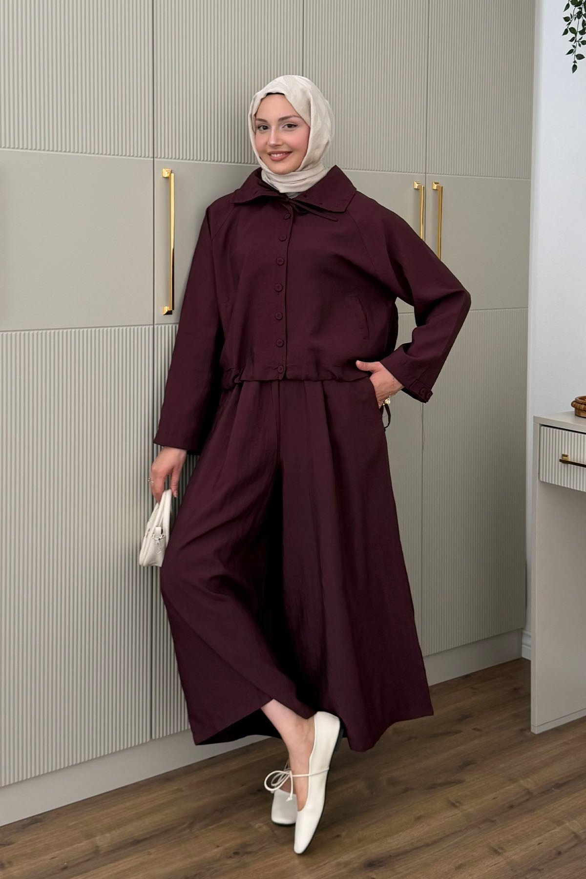 Dik Yaka Düğmeli Oversize Pantolonlu Tesettür Takım-BORDO