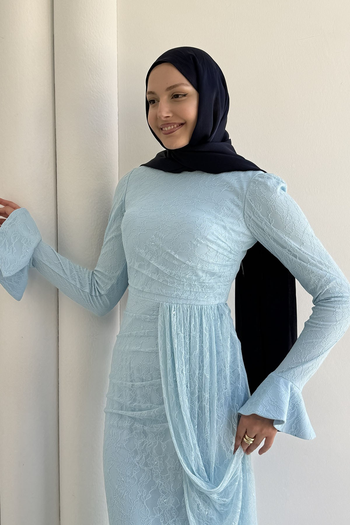 Elegance Dantel ve Volan Detaylı Tesettür Abiye-BEBE MAVİ