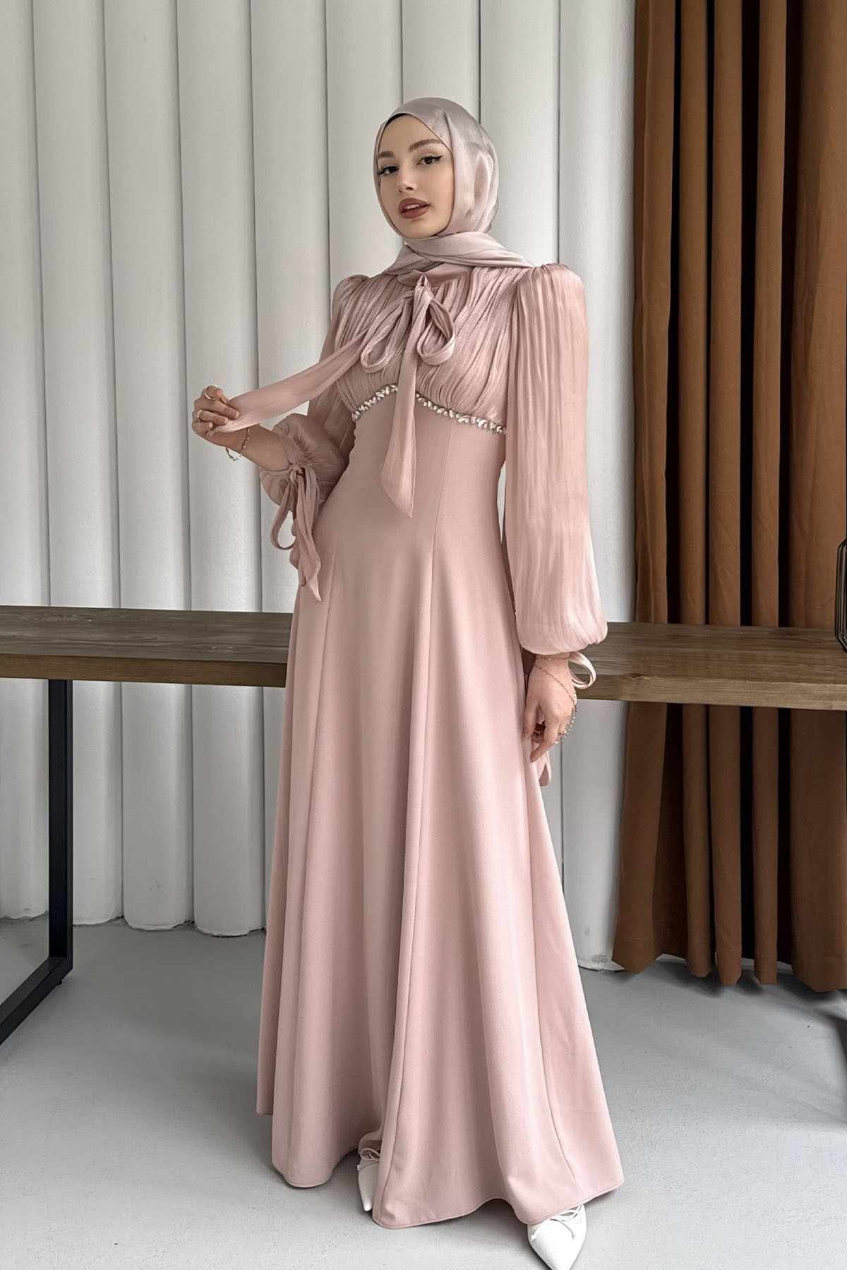 Elegance Taş Detaylı Balon Kol Tesettür Abiye-PUDRA