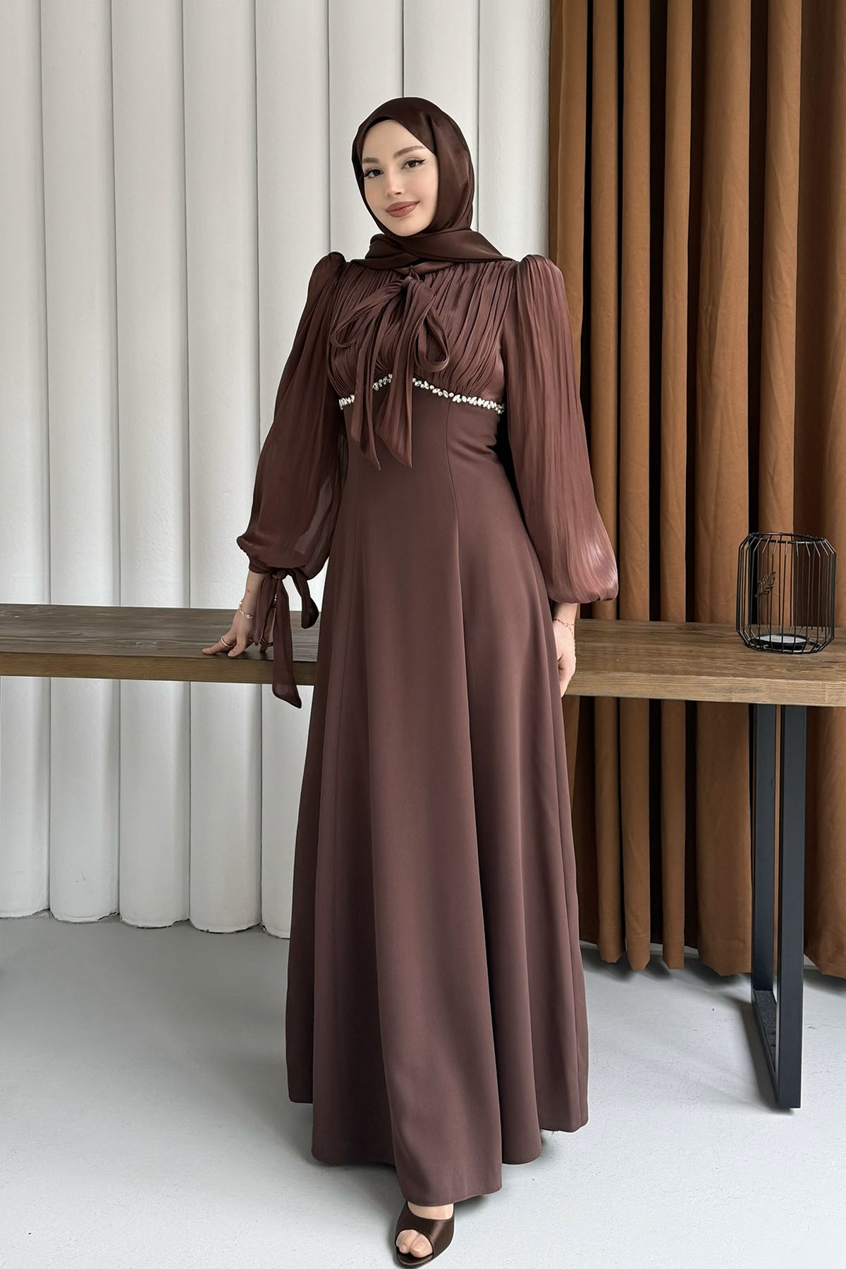 Elegance Taş Detaylı Balon Kol Tesettür Abiye-KAHVERENGİ
