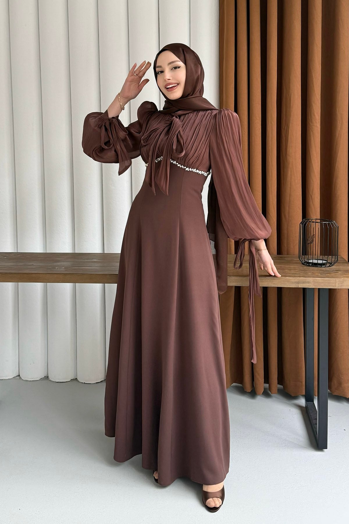 Elegance Taş Detaylı Balon Kol Tesettür Abiye-KAHVERENGİ