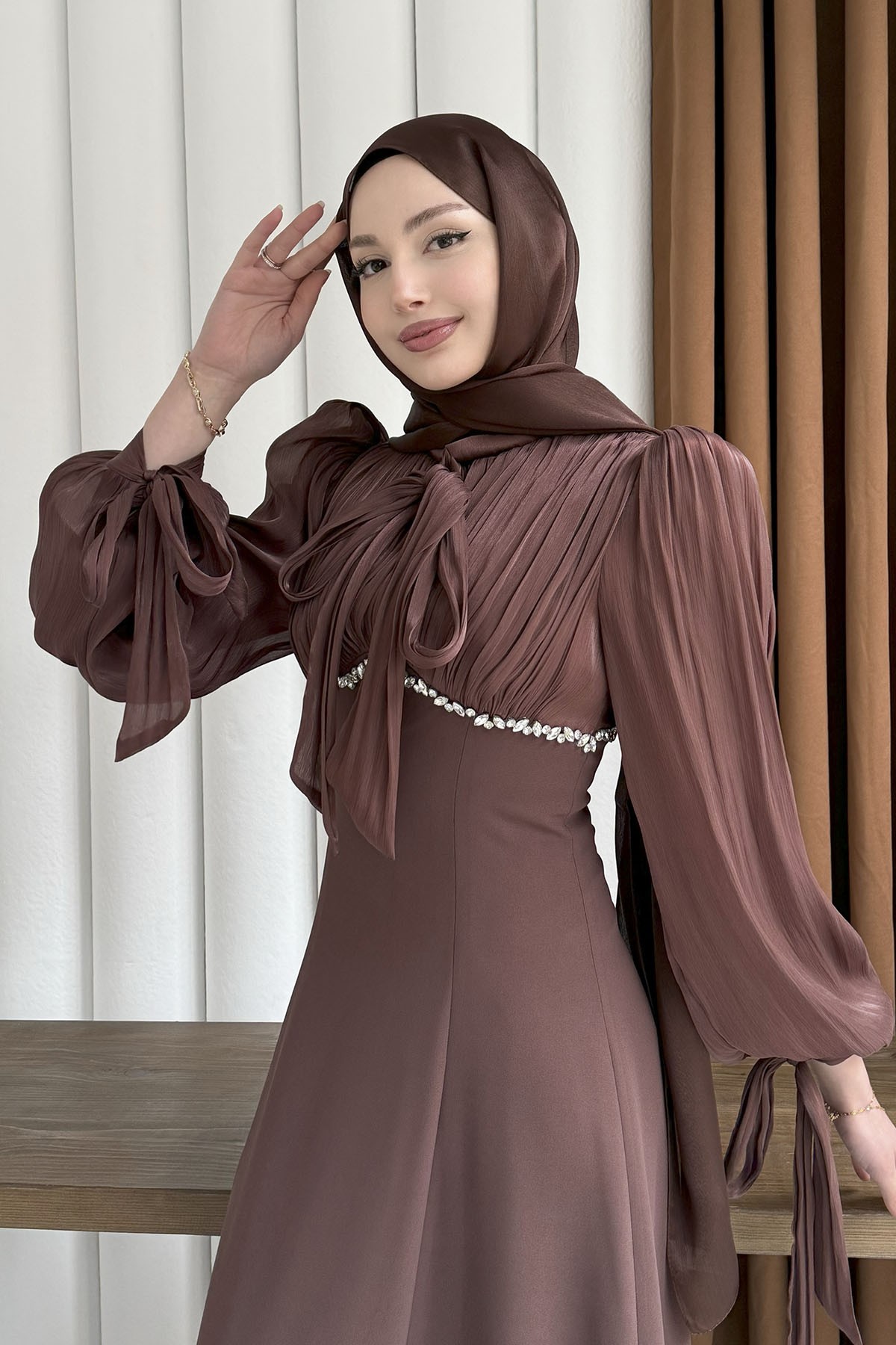 Elegance Taş Detaylı Balon Kol Tesettür Abiye-KAHVERENGİ