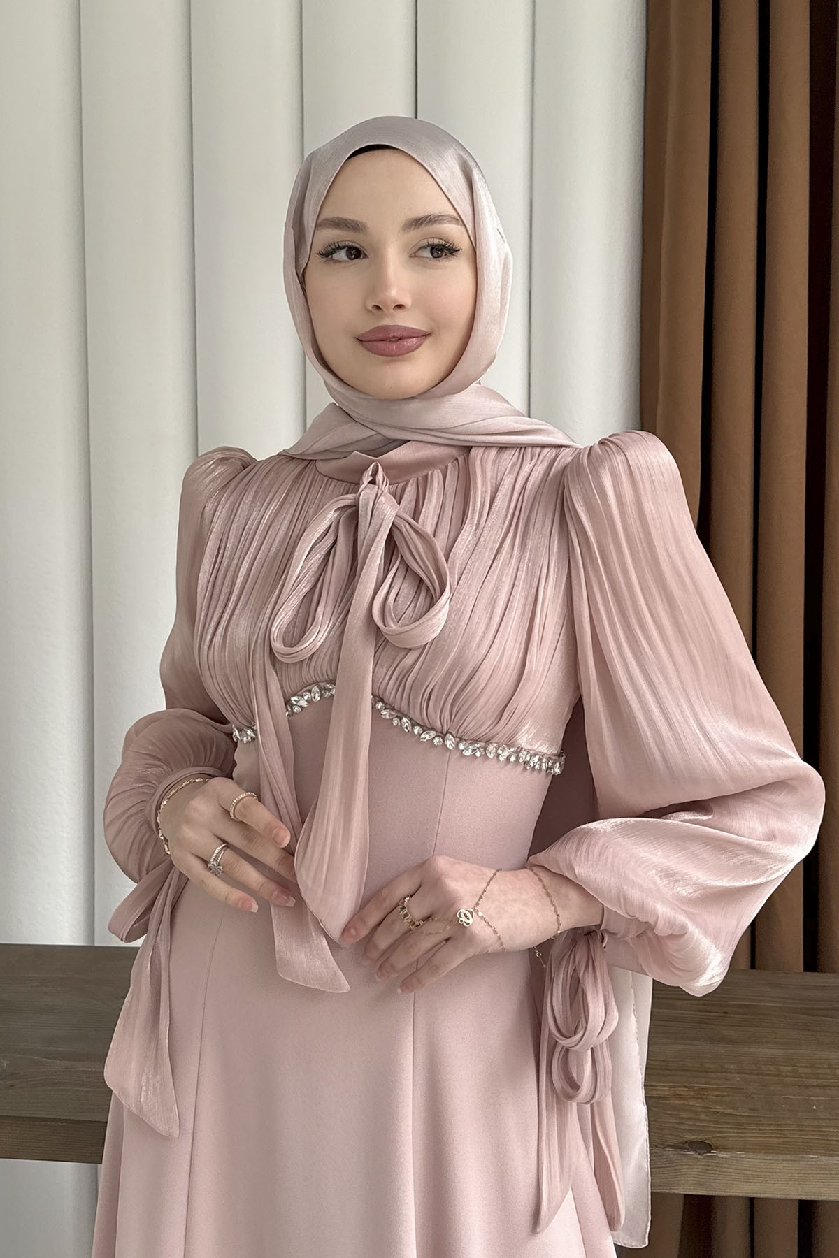 Elegance Taş Detaylı Balon Kol Tesettür Abiye-PUDRA