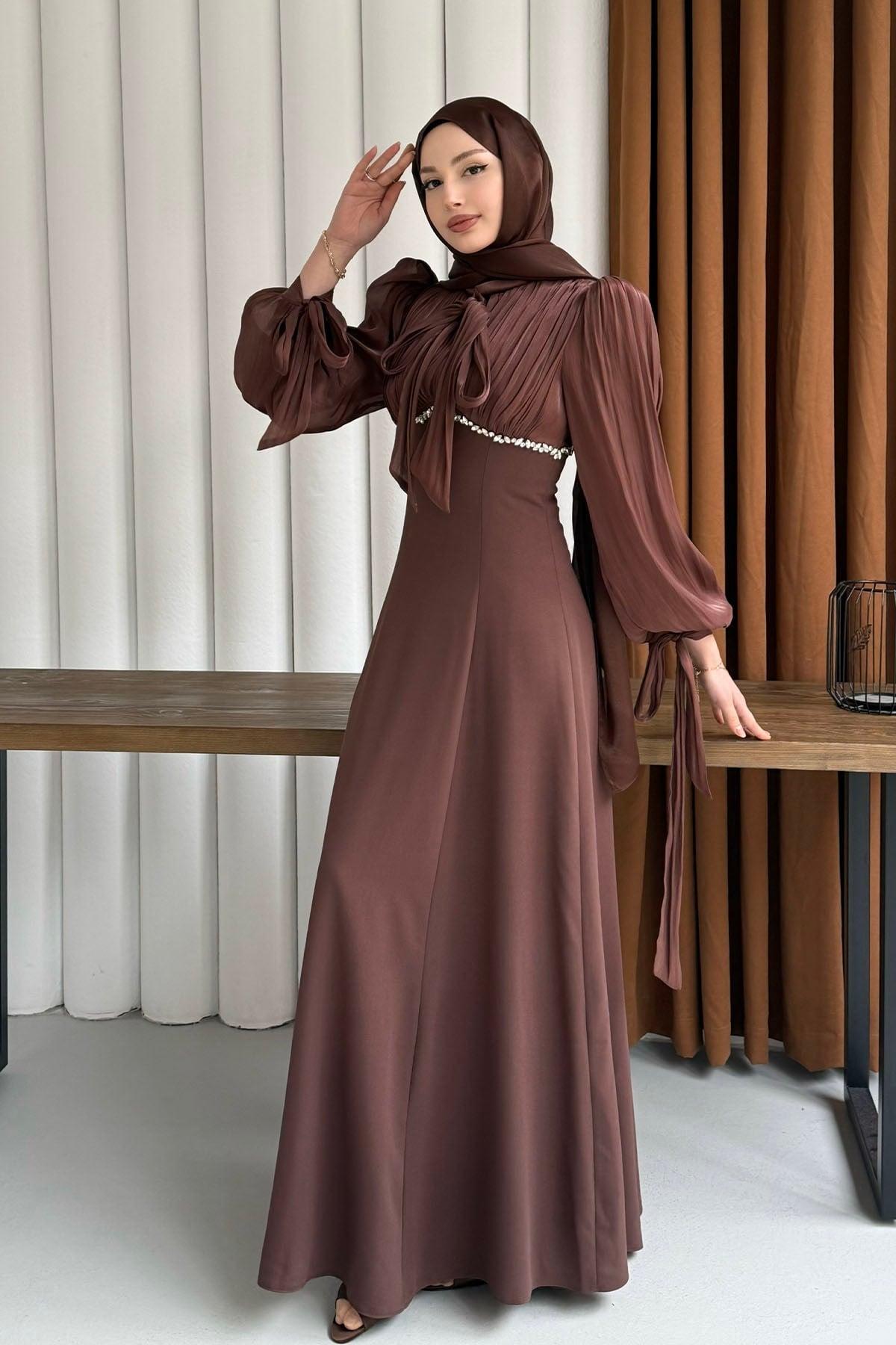 Elegance Taş Detaylı Balon Kol Tesettür Abiye-KAHVERENGİ