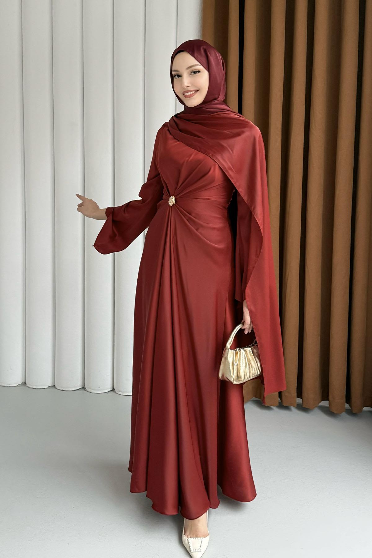 Elegant Broş Detaylı Saten Tesettür Abiye-BORDO
