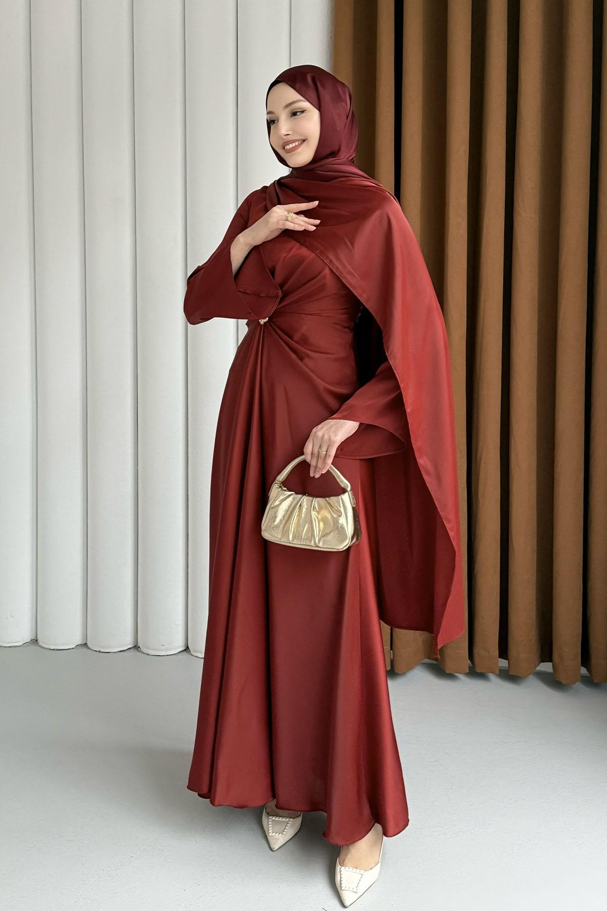 Elegant Broş Detaylı Saten Tesettür Abiye-BORDO