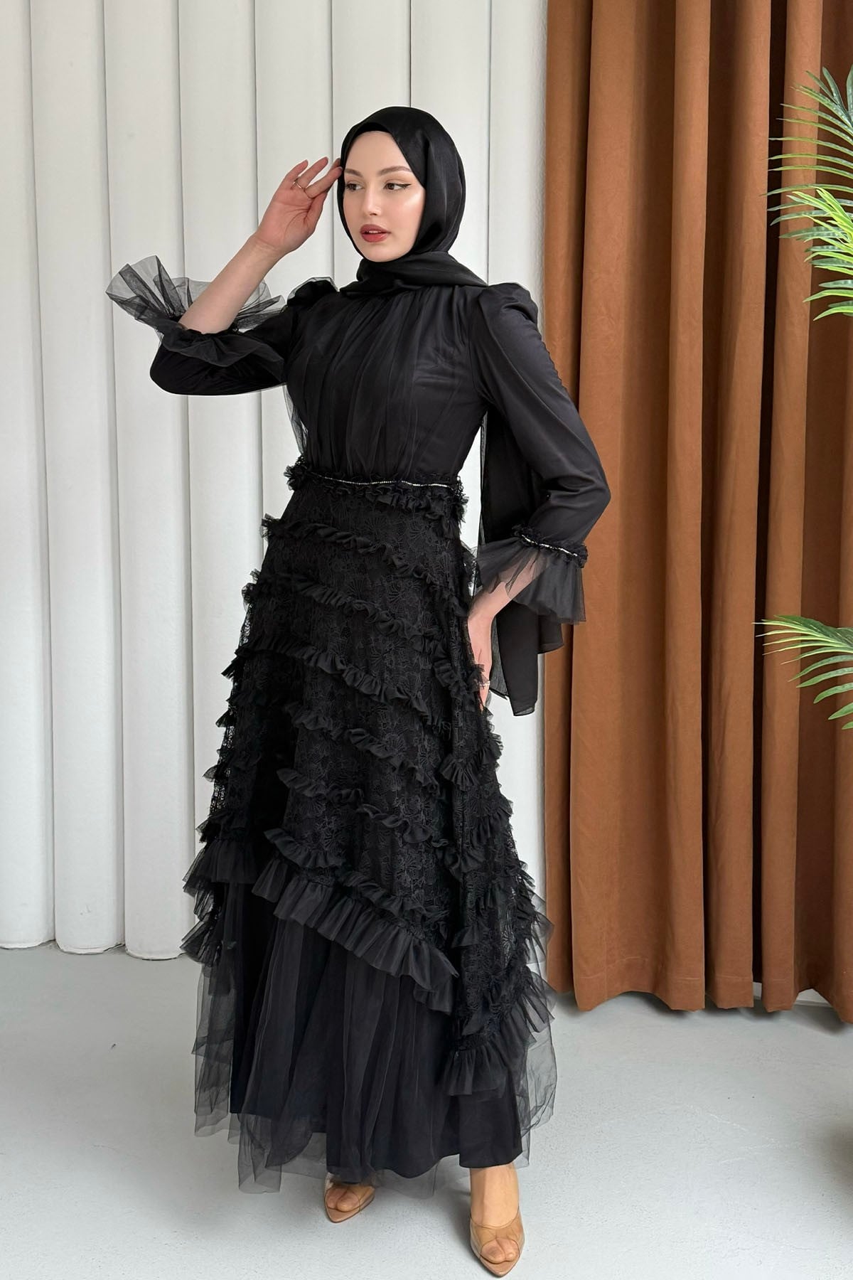 Etek Dantel Detaylı Kat Kat Tesettür Abiye-SİYAH