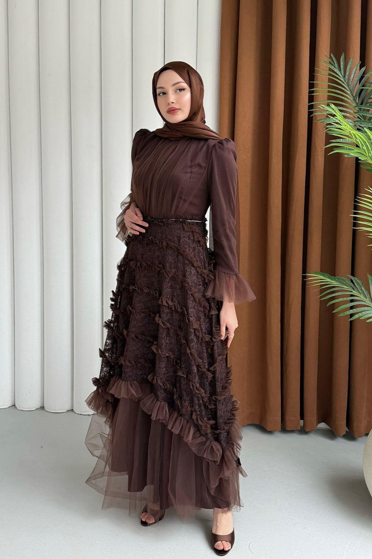 Etek Dantel Detaylı Kat Kat Tesettür Abiye-KAHVERENGİ
