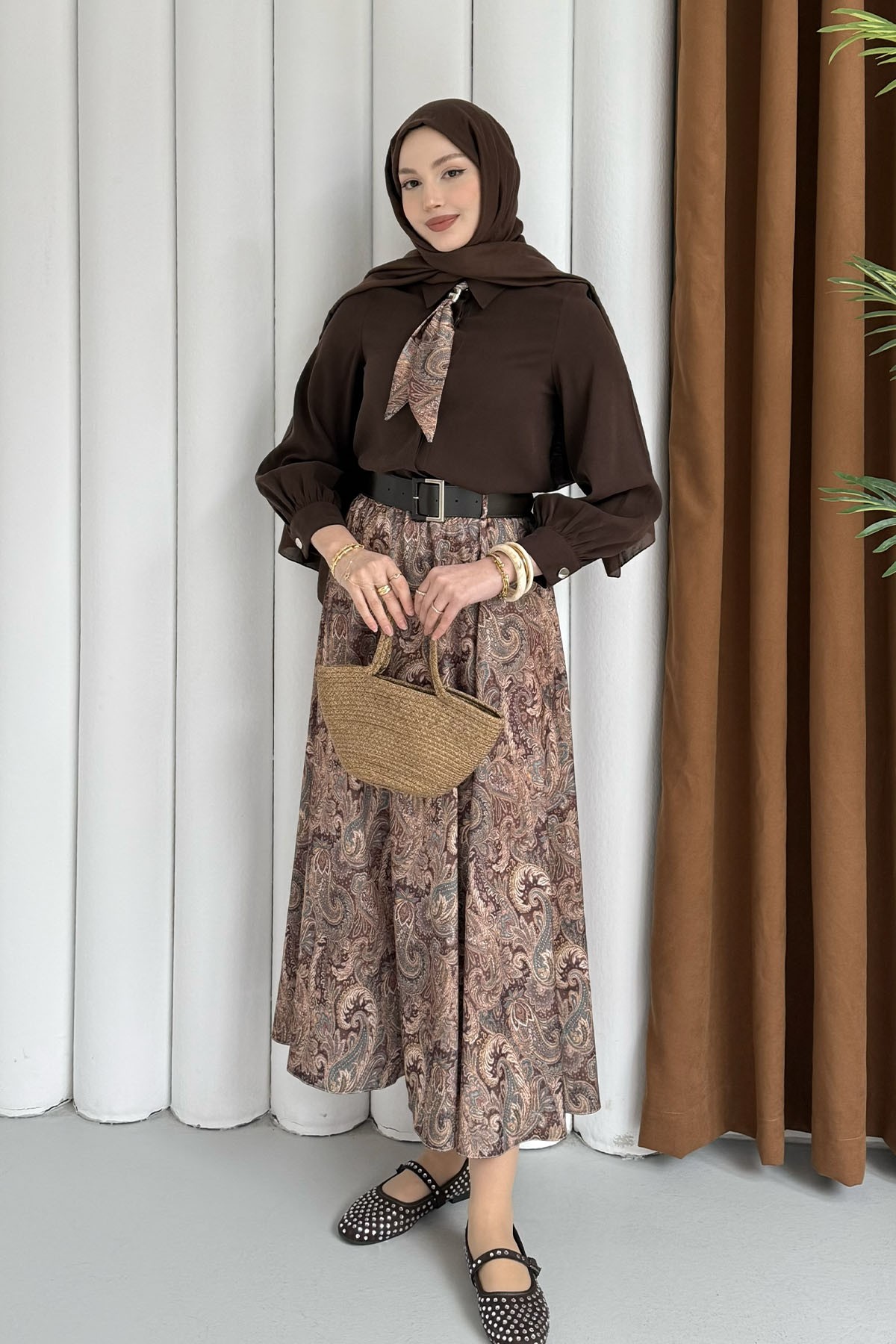 Etek Desenli Üst Fular Detaylı Tesettür Takım-KAHVERENGİ