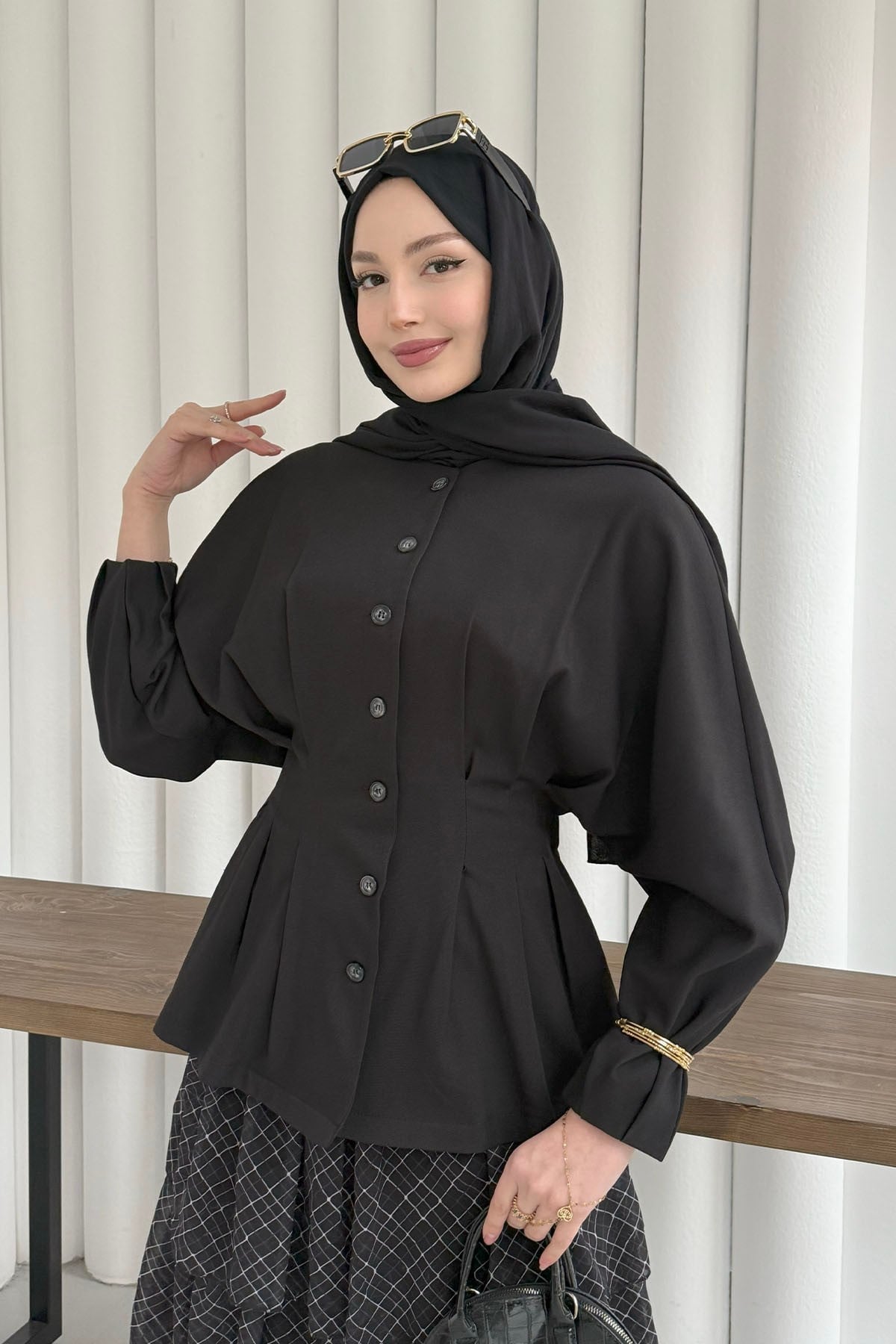 Feminen Bel Pensli Ön Düğmeli Ceket-SİYAH