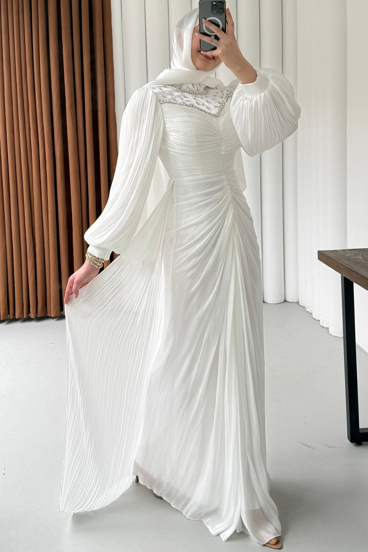 Florenza Önü Taşlı Büzgülü Tesettür Abiye-BEYAZ