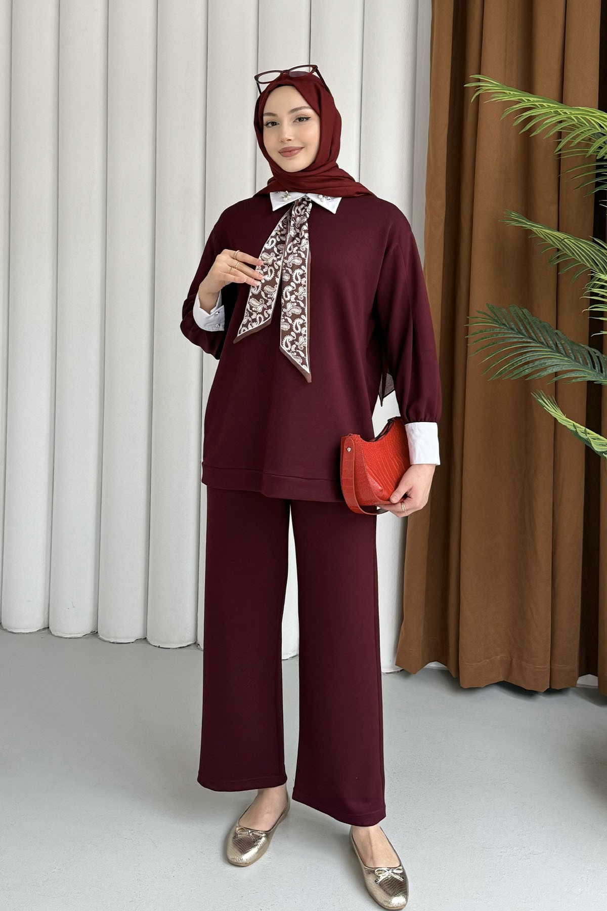 Fular Detaylı Taşlı Pantolonlu Tesettür Takım-BORDO