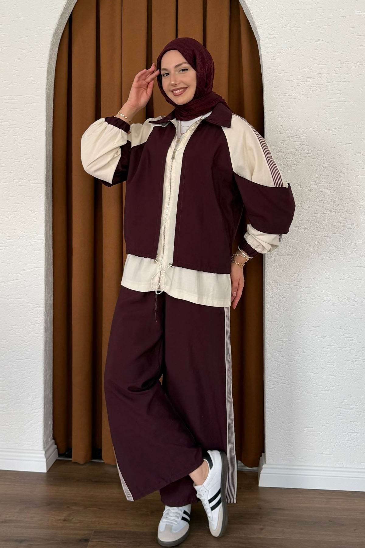 Garni Detaylı Fermuarlı Modern Tesettür Takım-BORDO