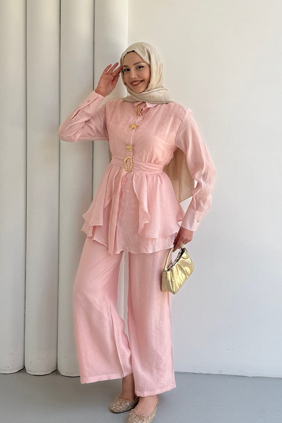 Gold Aksesuarlı Pantolonlu Tesettür Takım-PEMBE