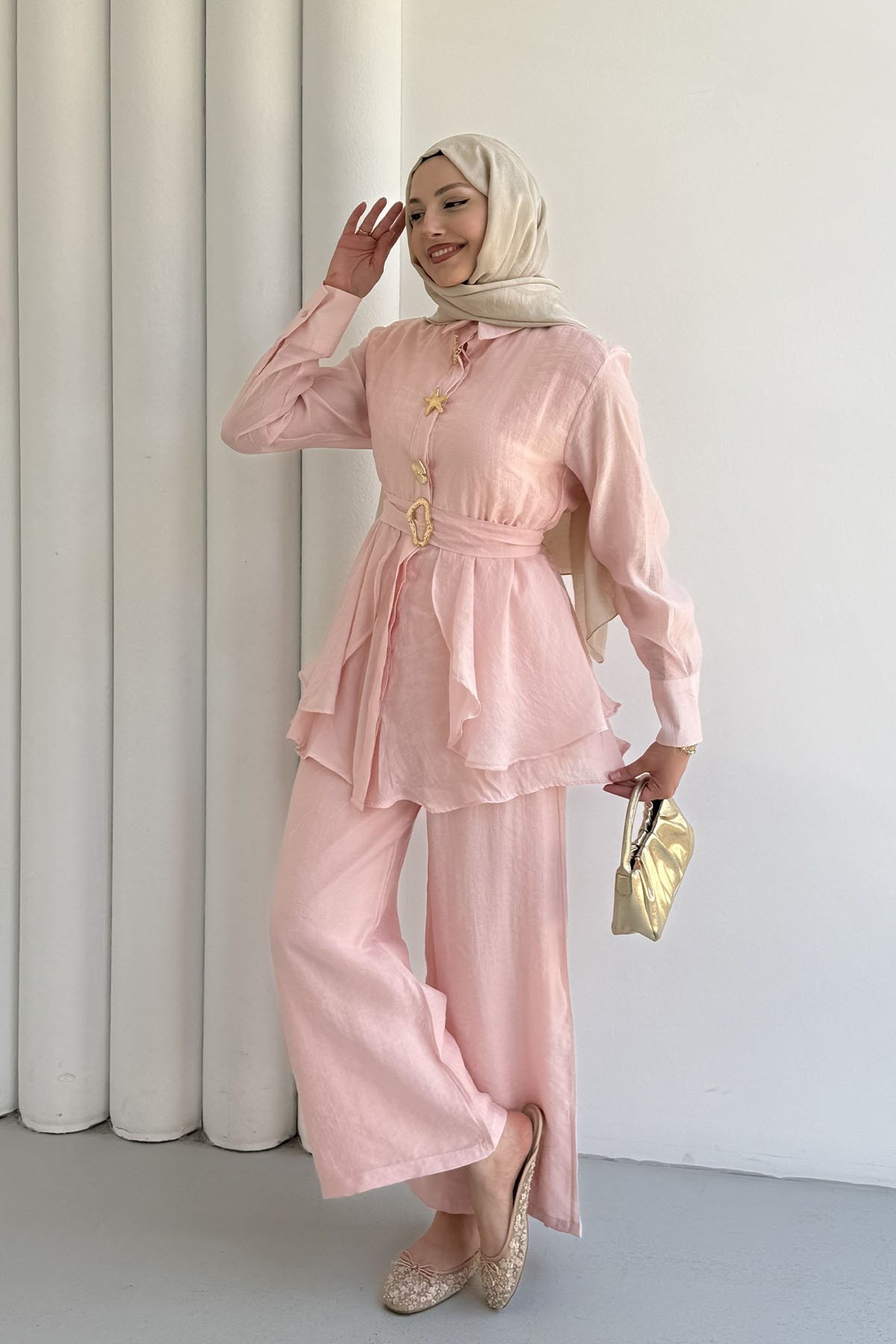 Gold Aksesuarlı Pantolonlu Tesettür Takım-PEMBE