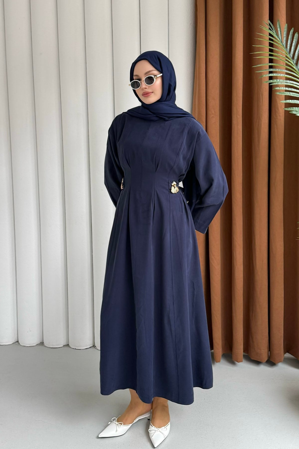 Gold Broş Bel Detaylı Tesettür Elbise-LACİVERT
