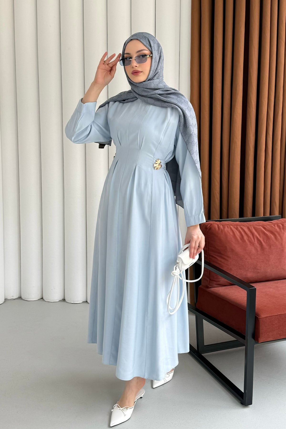 Gold Broş Bel Detaylı Tesettür Elbise-BEBE MAVİ