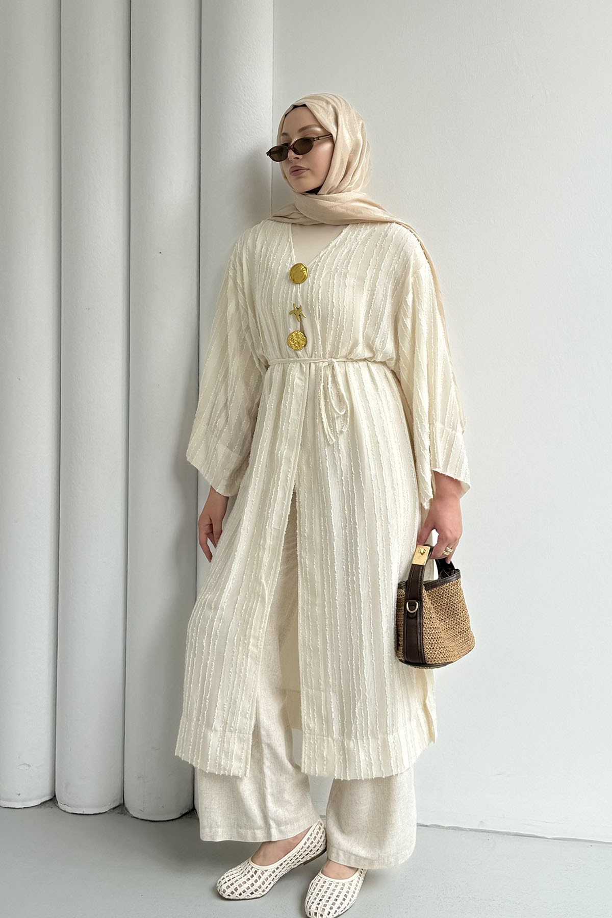 Gold Düğmeli Kumaş Kendinden Desenli Kimono-TAŞ