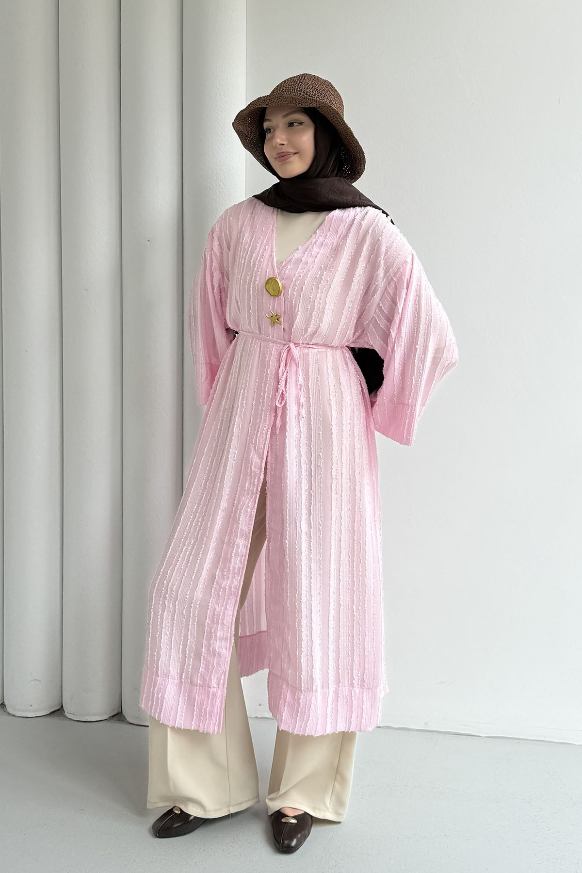 Gold Düğmeli Kumaş Kendinden Desenli Kimono-PEMBE