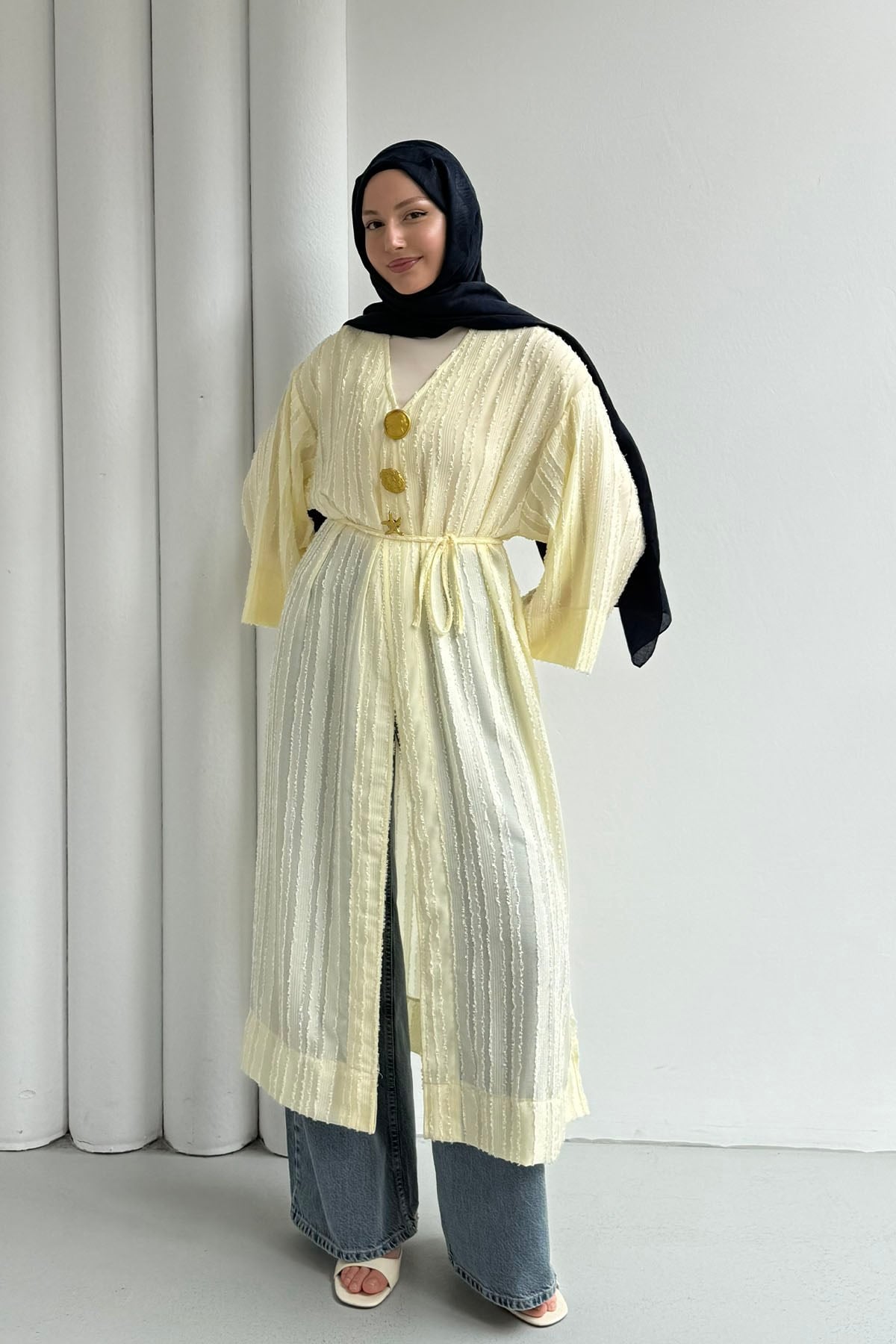Gold Düğmeli Kumaş Kendinden Desenli Kimono-SARI