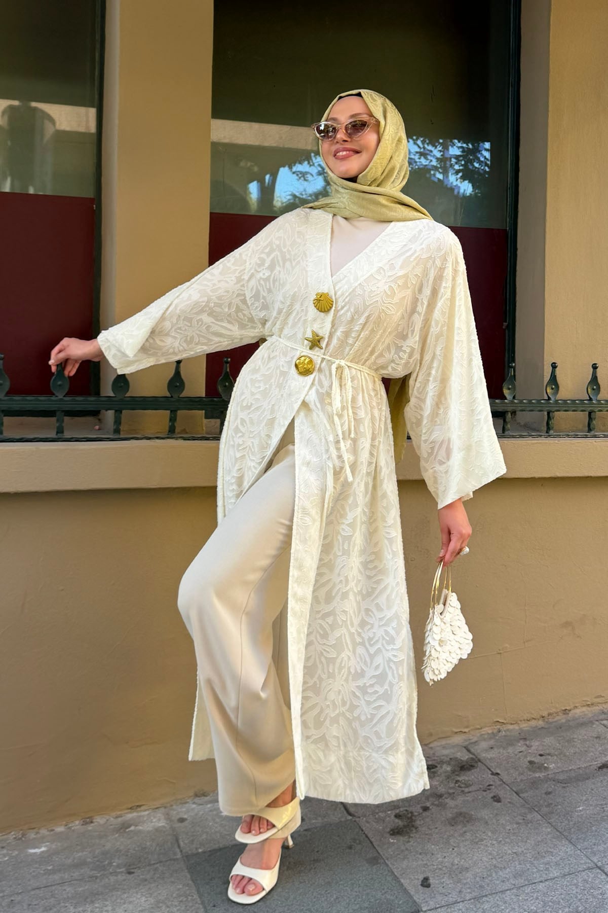 Gold Düğmeli Kumaş Kendinden Desenli Kimono-TAŞ