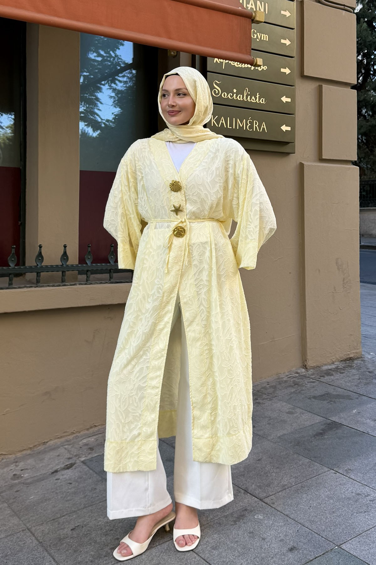 Gold Düğmeli Kumaş Kendinden Desenli Kimono-SARI