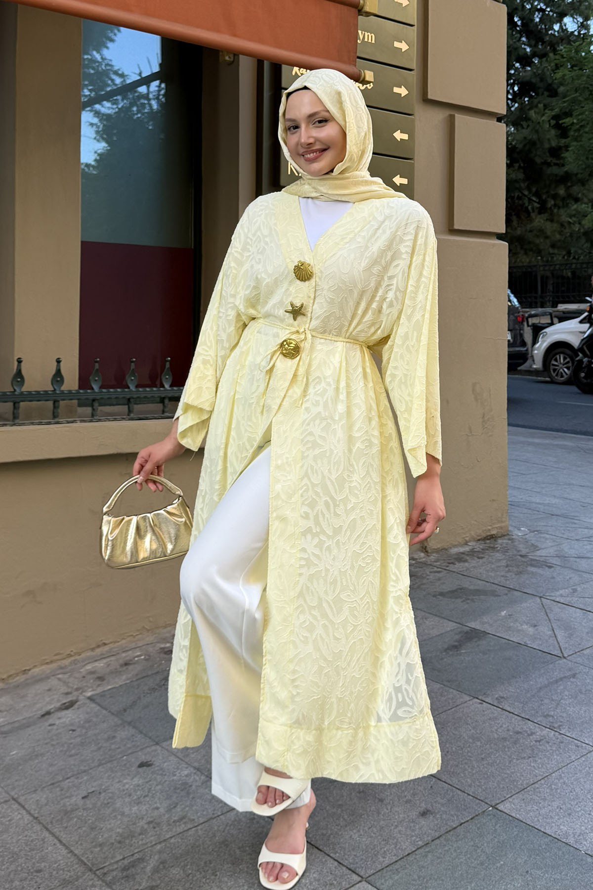 Gold Düğmeli Kumaş Kendinden Desenli Kimono-SARI