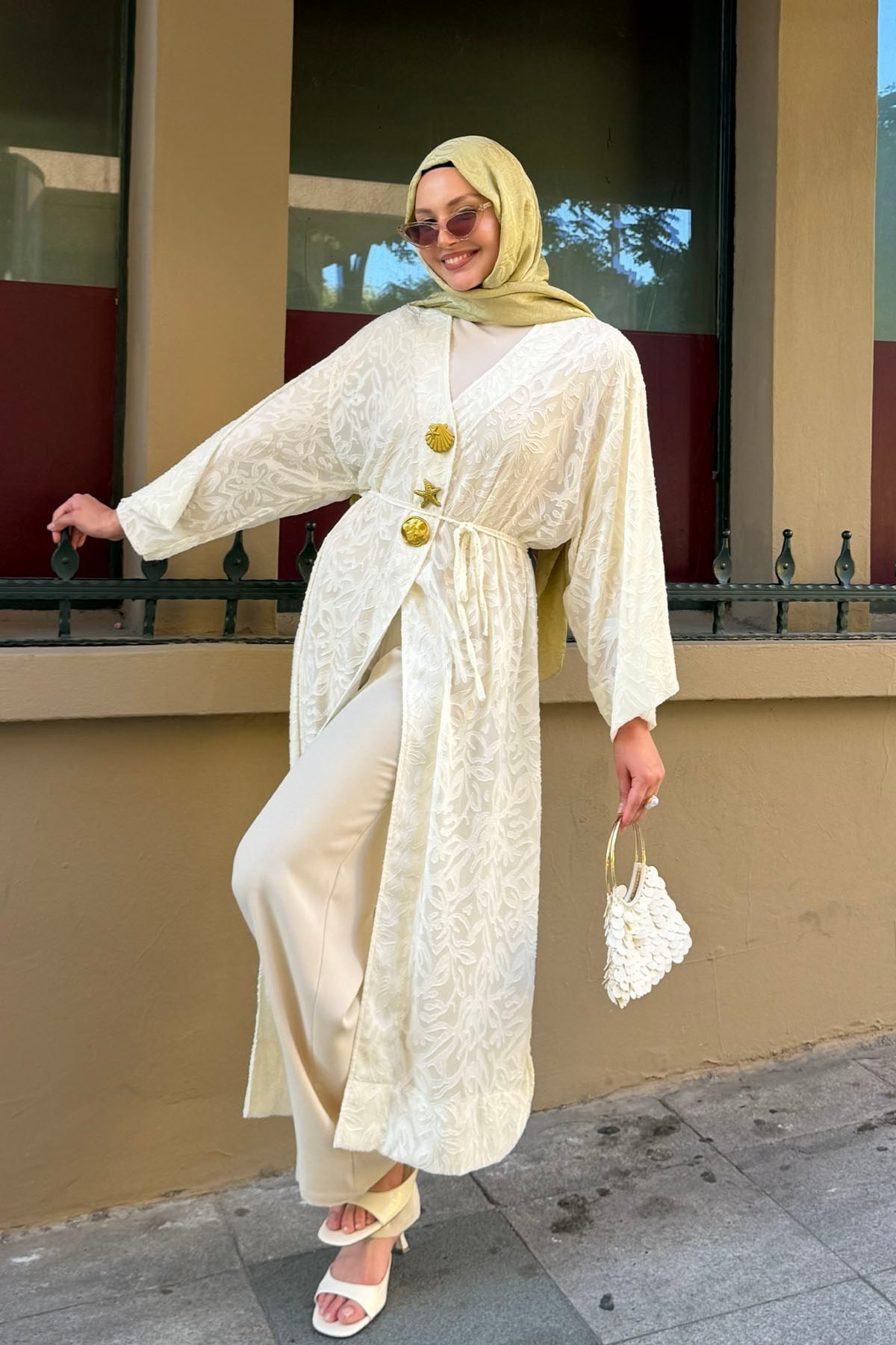 Gold Düğmeli Kumaş Kendinden Desenli Kimono-TAŞ