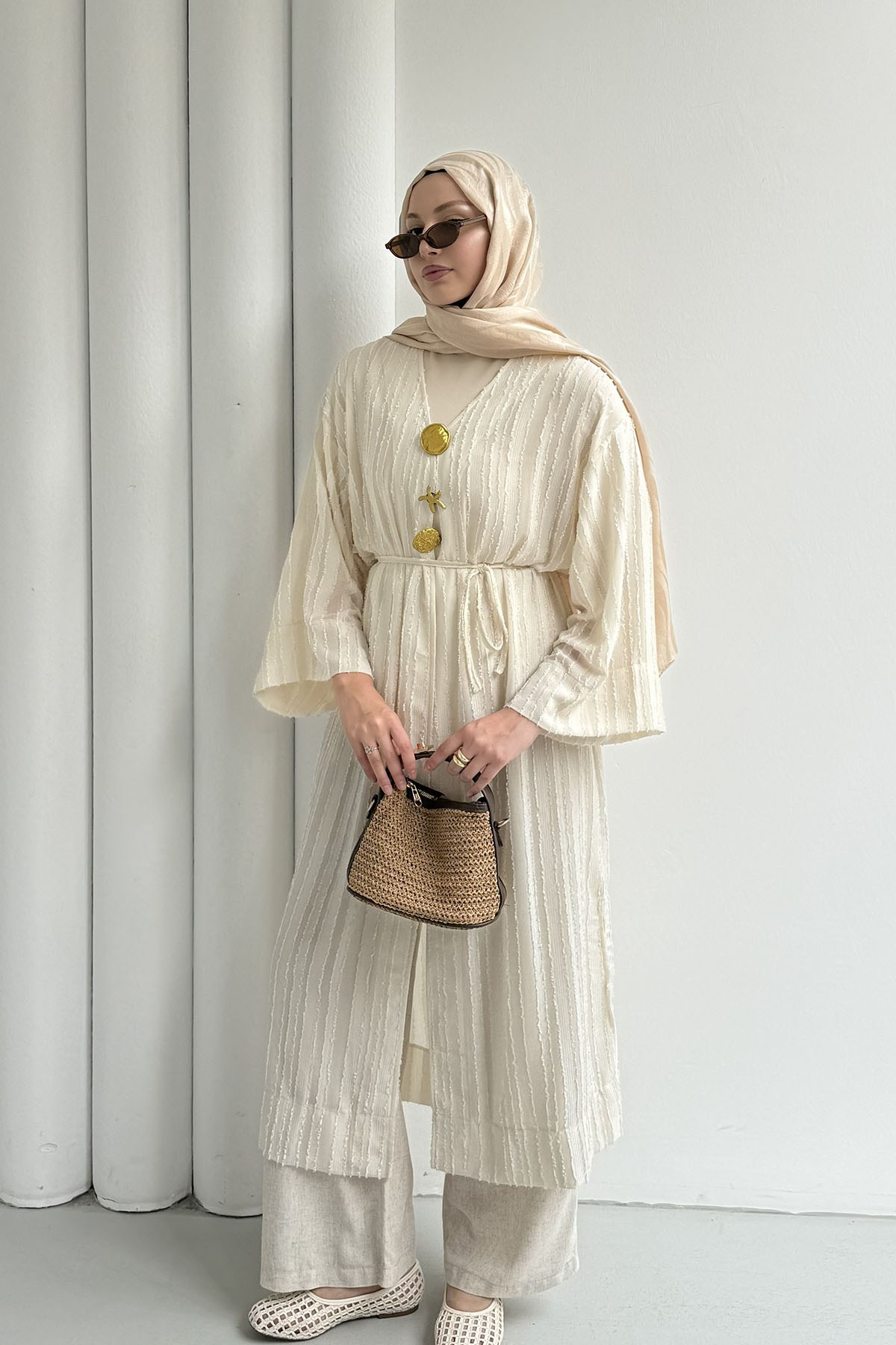 Gold Düğmeli Kumaş Kendinden Desenli Kimono-TAŞ