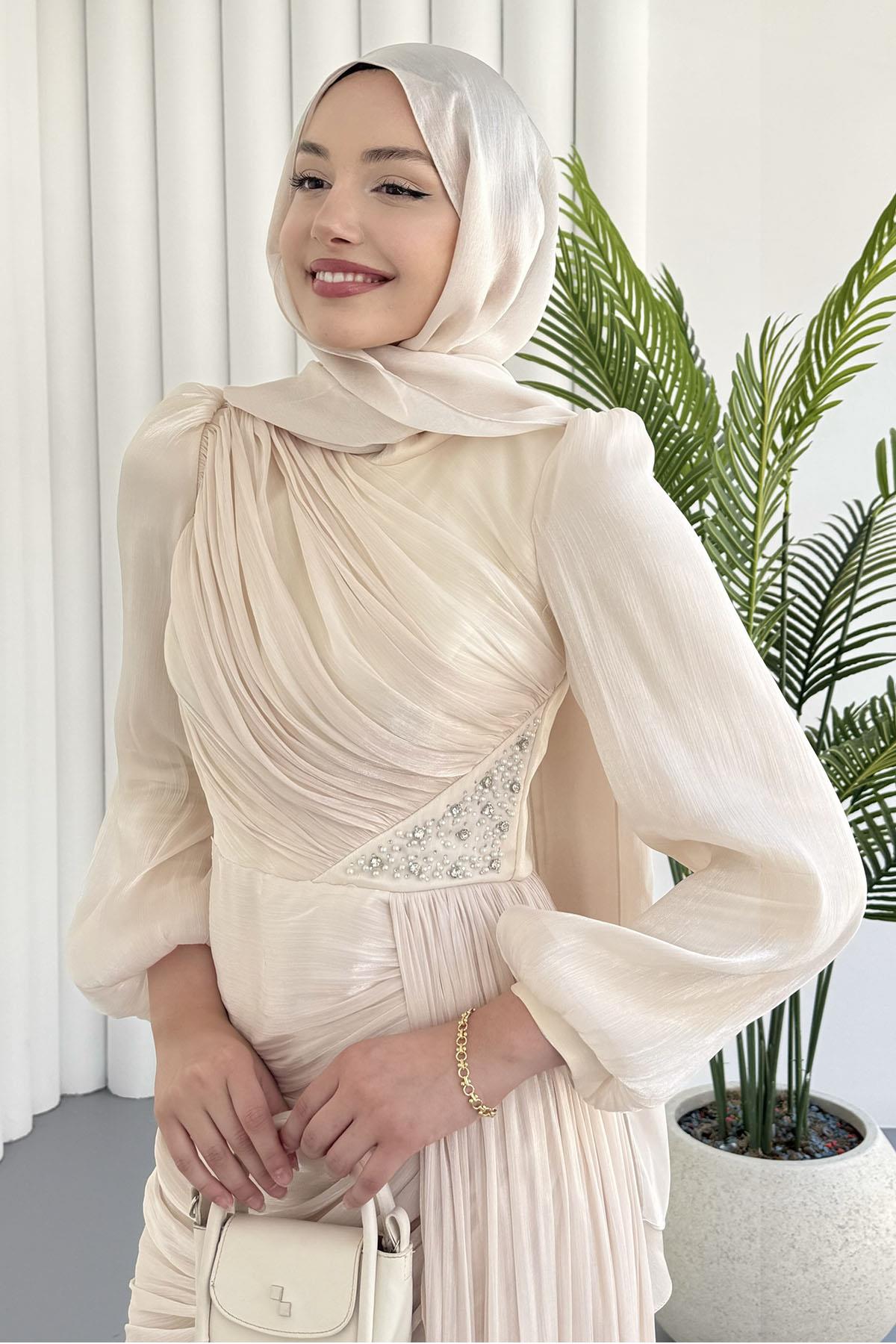 İnci İşlemeli Balon Kol Şifon Tesettür Abiye-BEJ