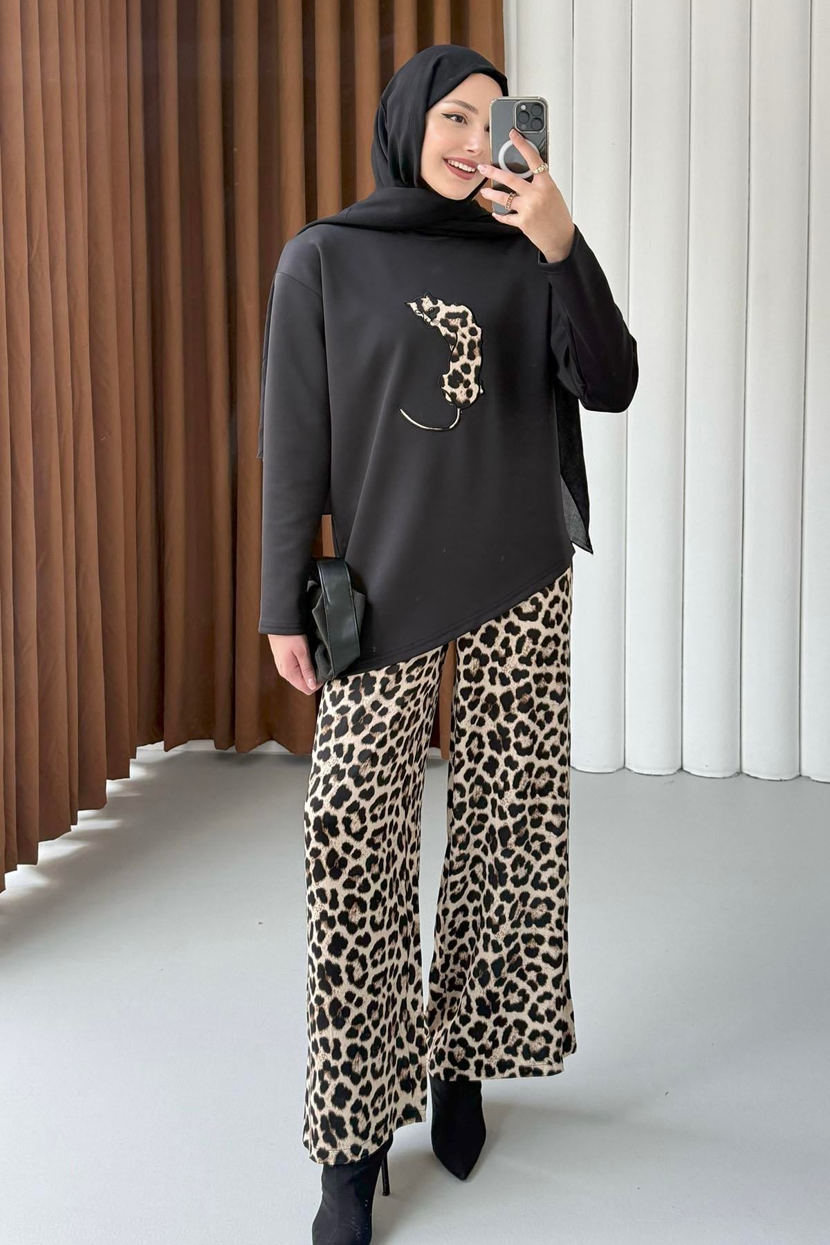 Kaplan Baskılı Asimetrik Kesim Pantolonlu Tesettür Takım-SİYAH