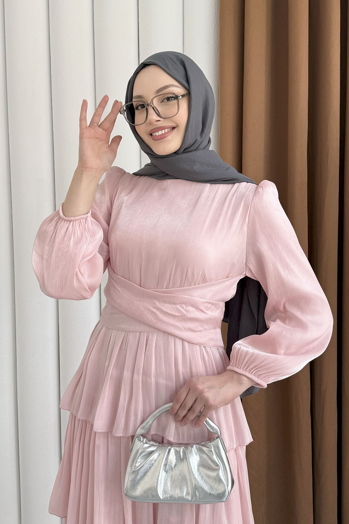 Kat Kat Kuşaklı Şifon Tesettür Elbise-PEMBE