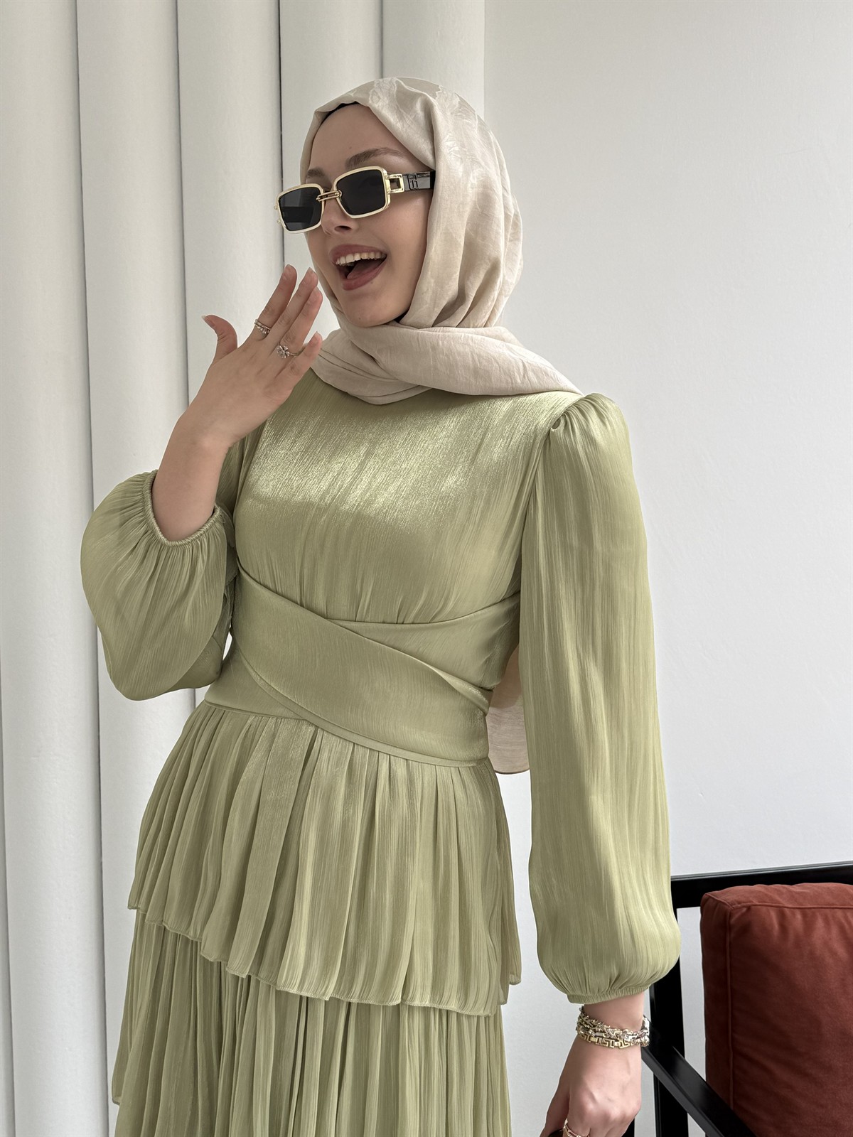 Kat Kat Kuşaklı Şifon Tesettür Elbise-MİNT YEŞİLİ