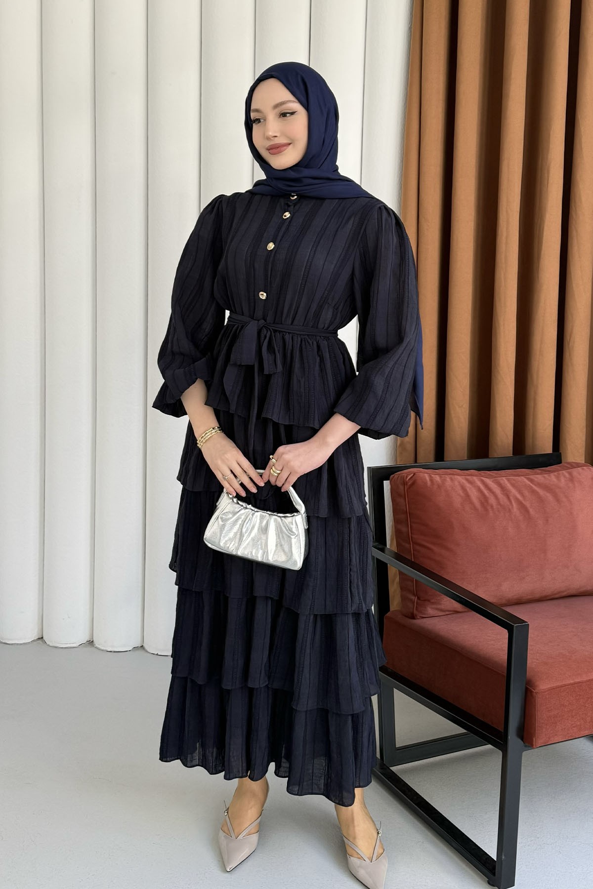 Kat Kat Volanlı Yarım Düğmeli Tesettür Elbise-LACİVERT