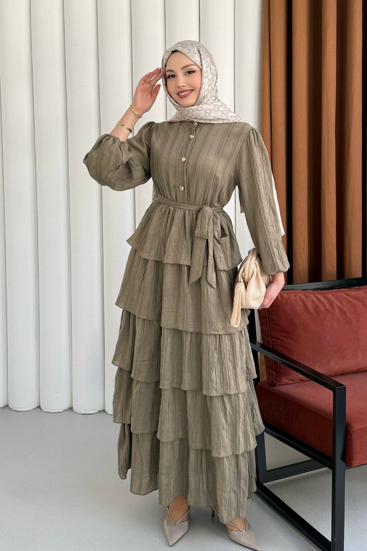 Kat Kat Volanlı Yarım Düğmeli Tesettür Elbise-MİNT YEŞİLİ