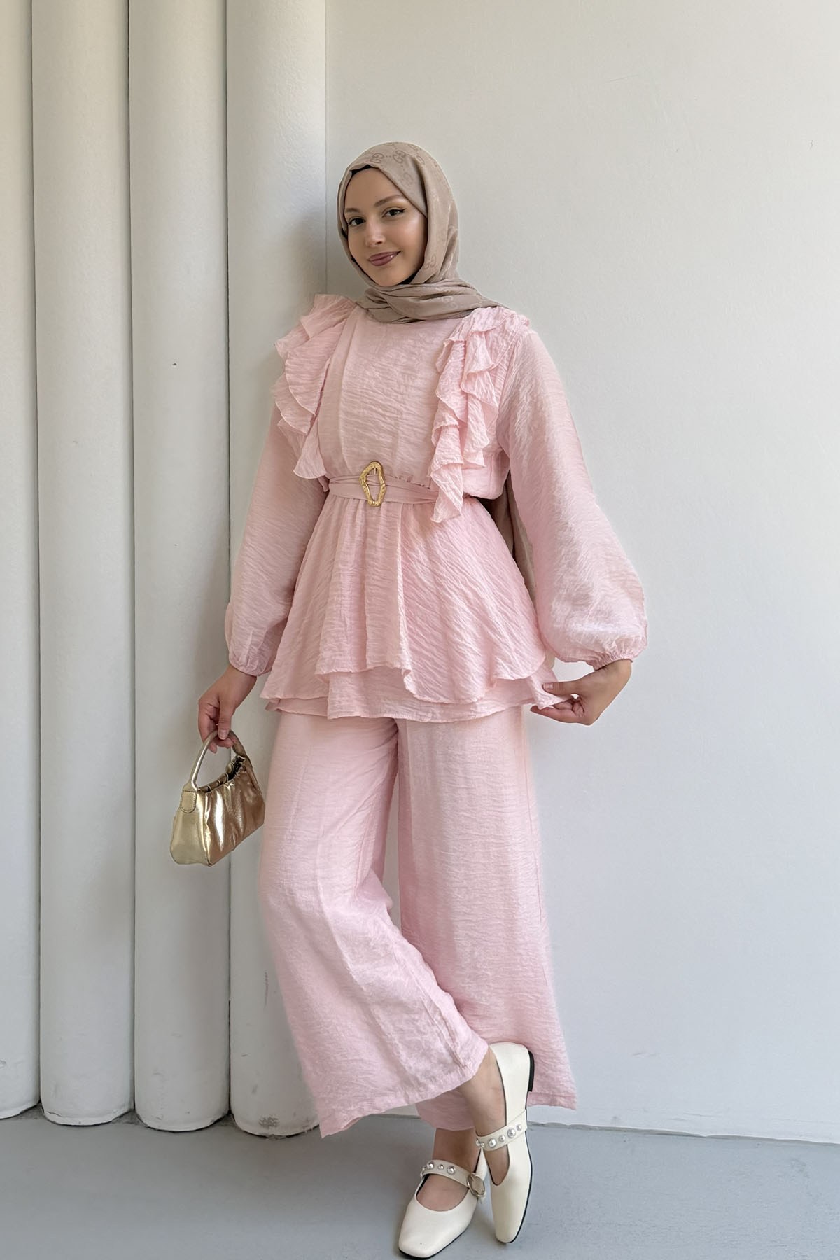 Kemer Tokalı Ön Fırfır Detaylı Tesettür Pantolon Takım-PEMBE