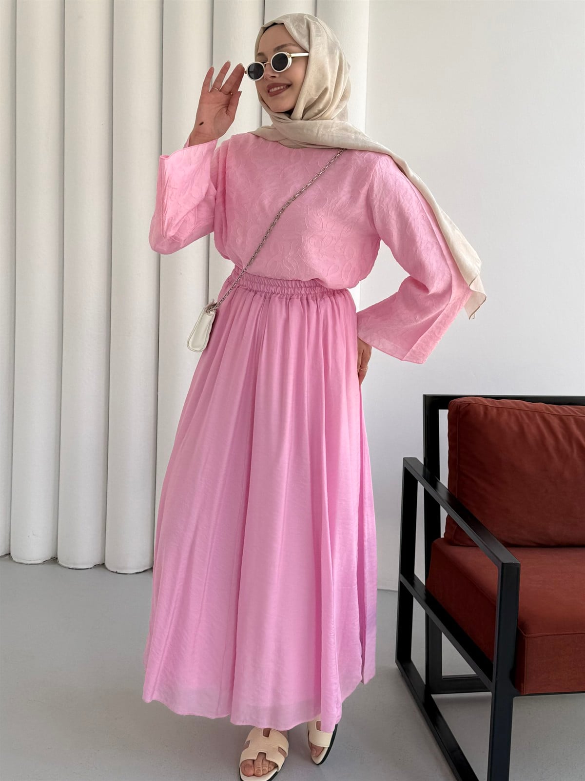 Kendinden Desenli Etekli Tesettür Takım-PEMBE