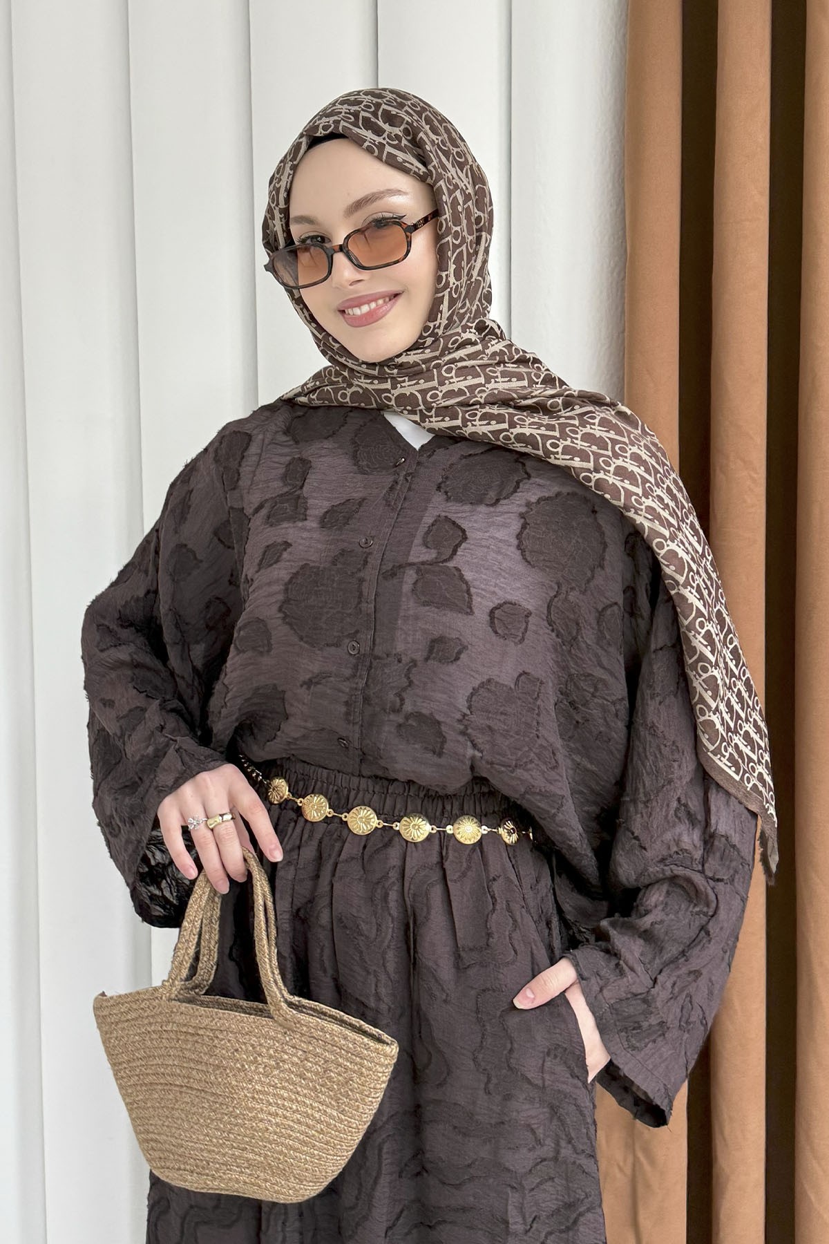 Kendinden Desenli Modal Kumaş Tesettür Takım-KAHVERENGİ