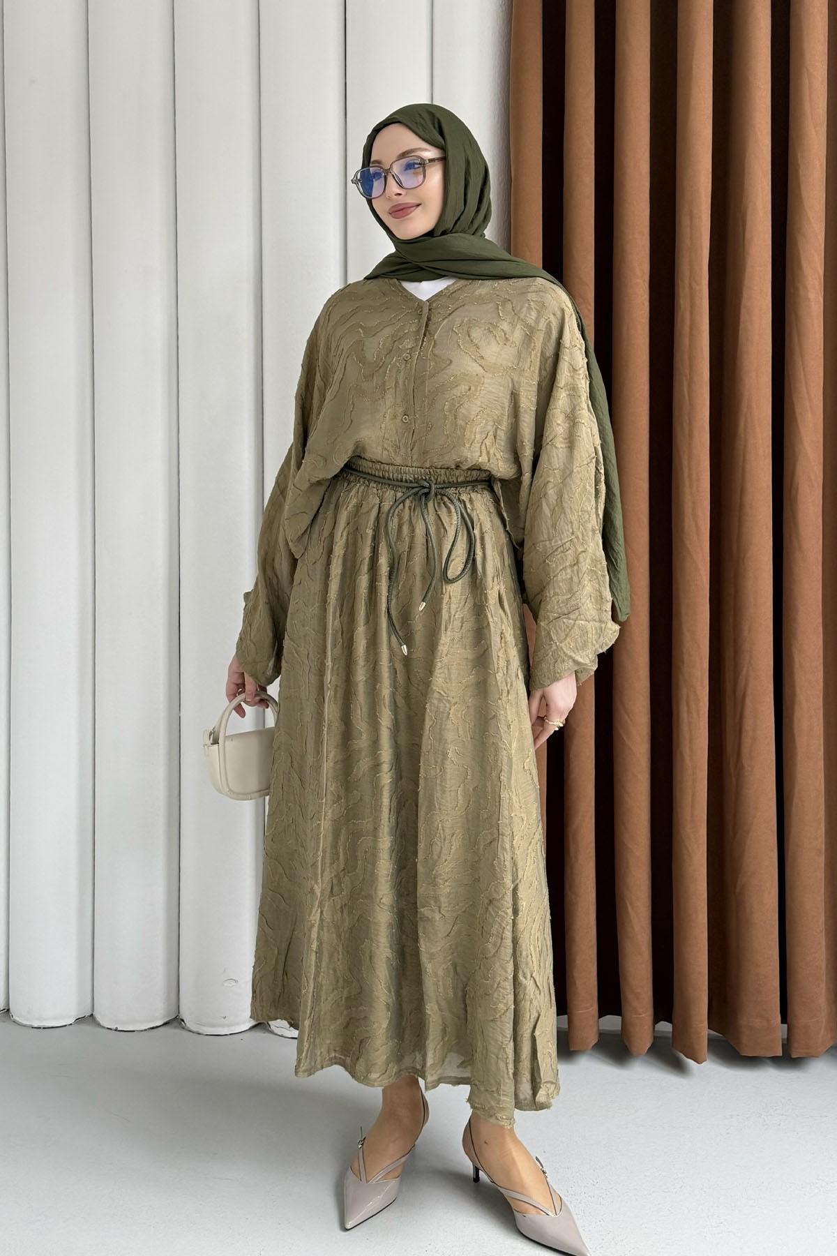 Kendinden Desenli Modal Kumaş Tesettür Takım-YEŞİL