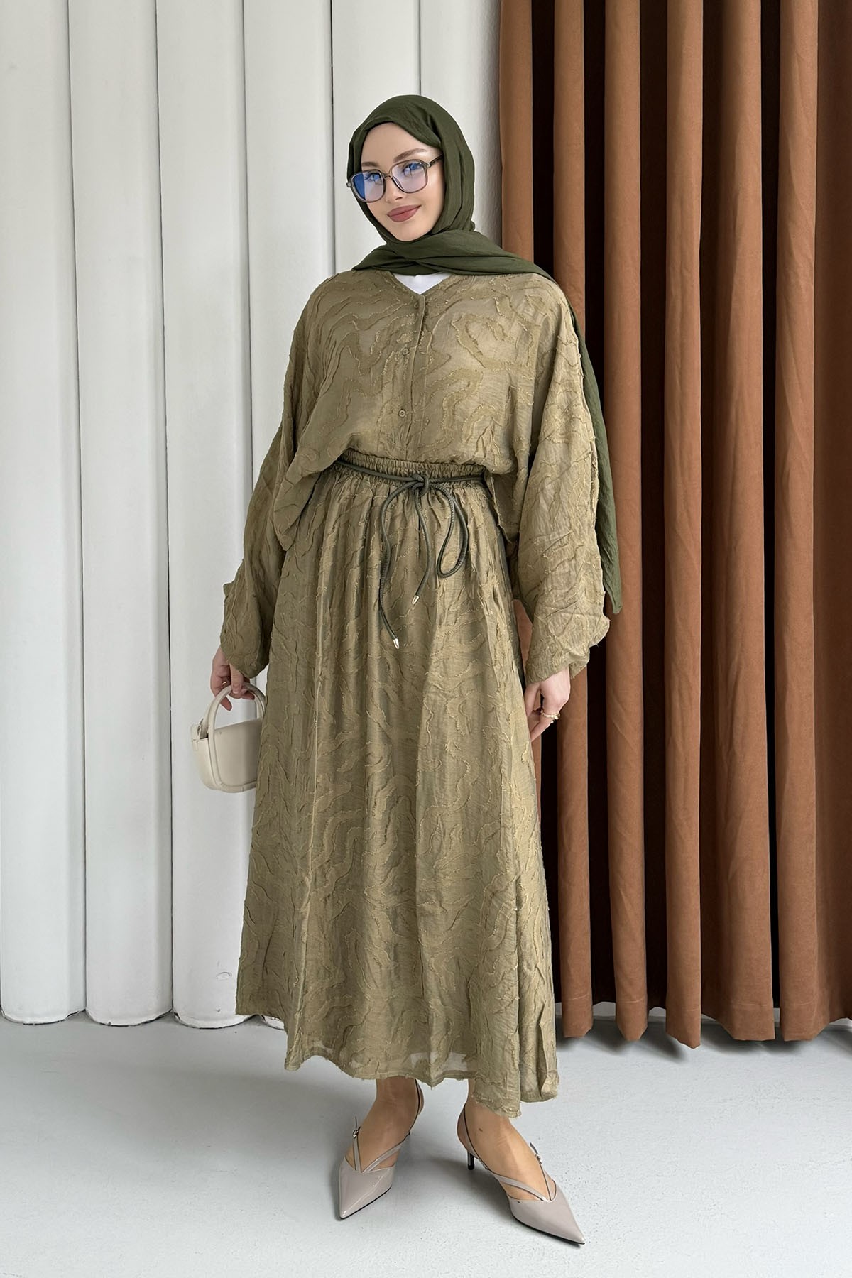 Kendinden Desenli Modal Kumaş Tesettür Takım-YEŞİL