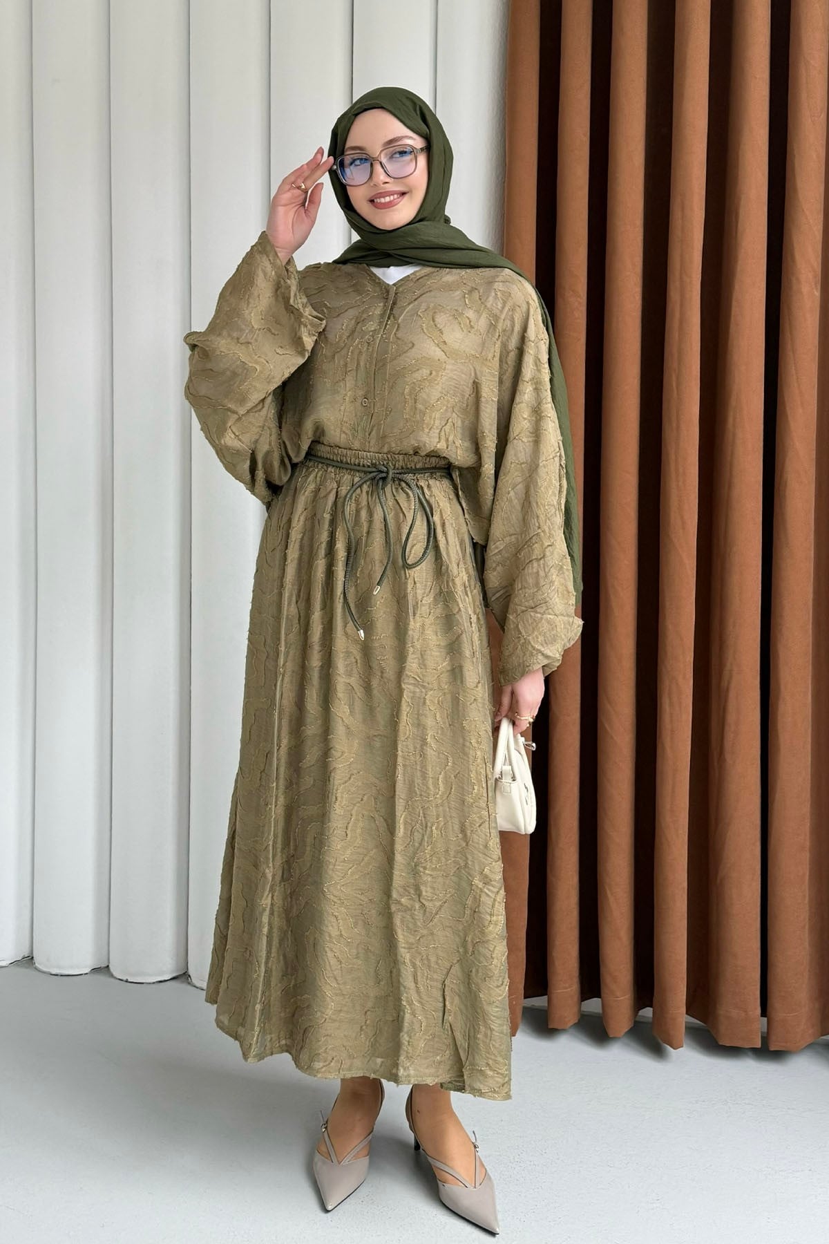 Kendinden Desenli Modal Kumaş Tesettür Takım-YEŞİL