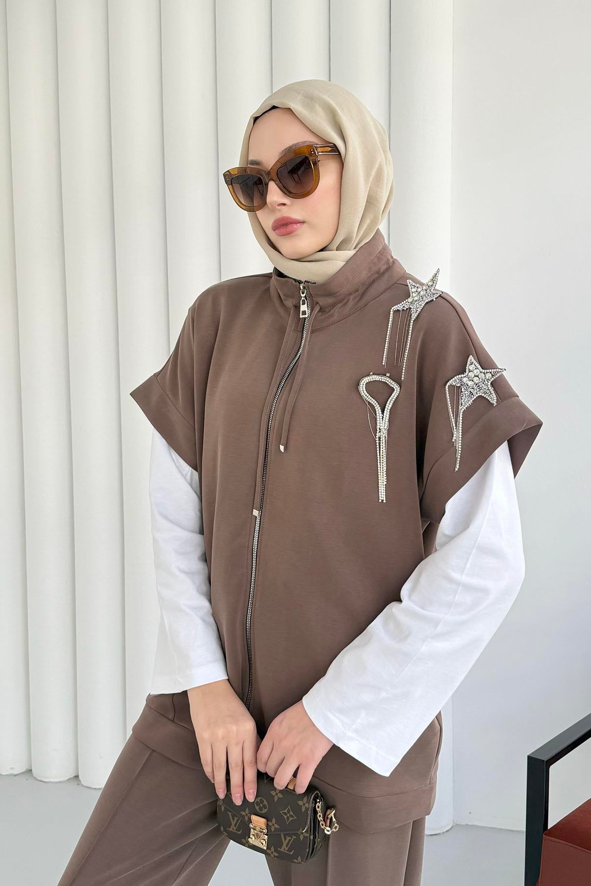 Kısa Kol Yıldız Aksesuarlı Bomber Yelek-KAHVERENGİ