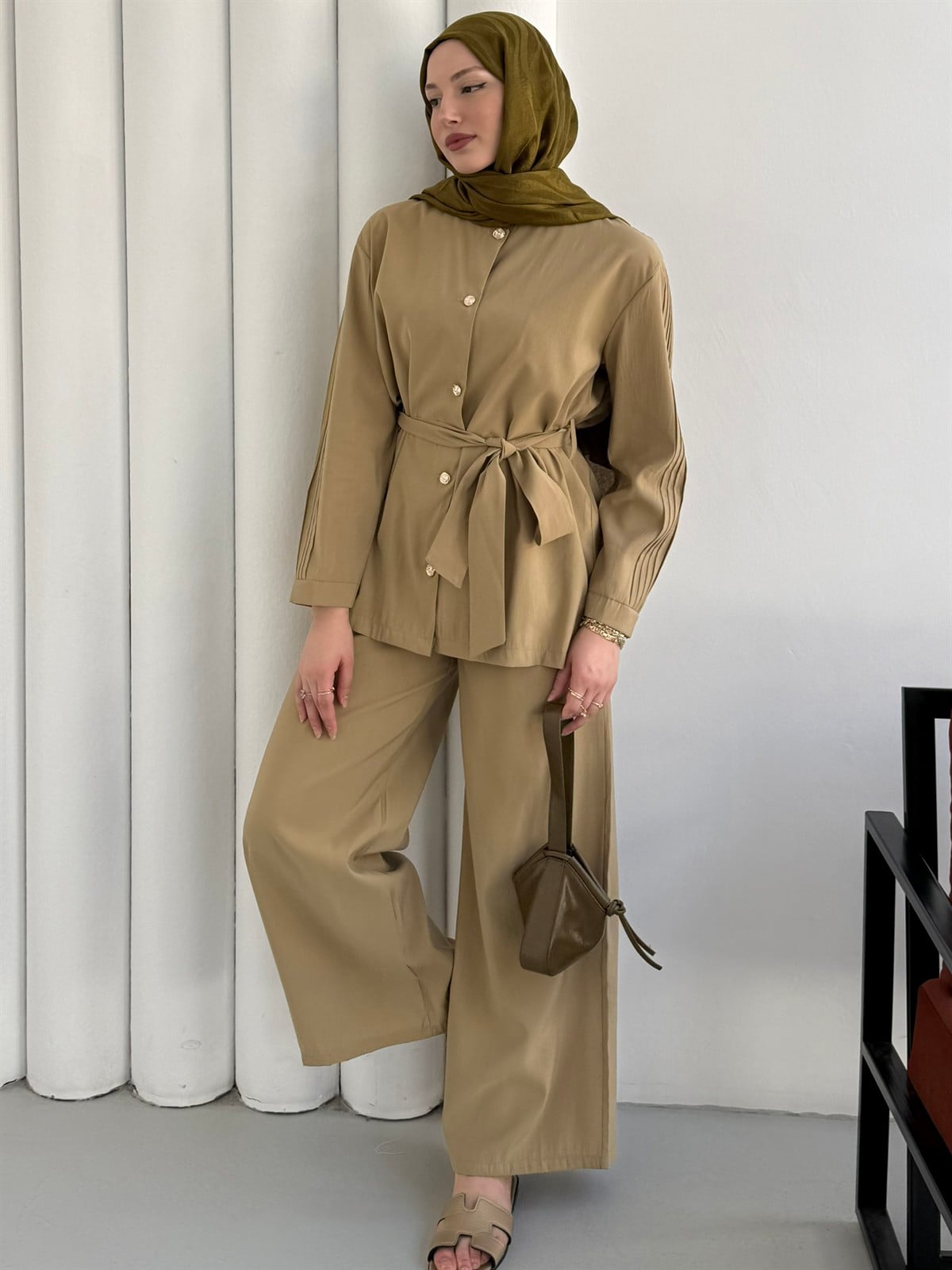 Kolları Nervül Dikiş Detay Pantolon Tesettür Takım-OLİVE