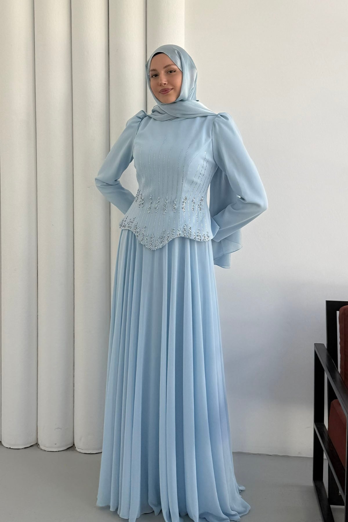 Korsaj Görünümlü Taş İşlemeli Tesettür Abiye-BEBE MAVİ