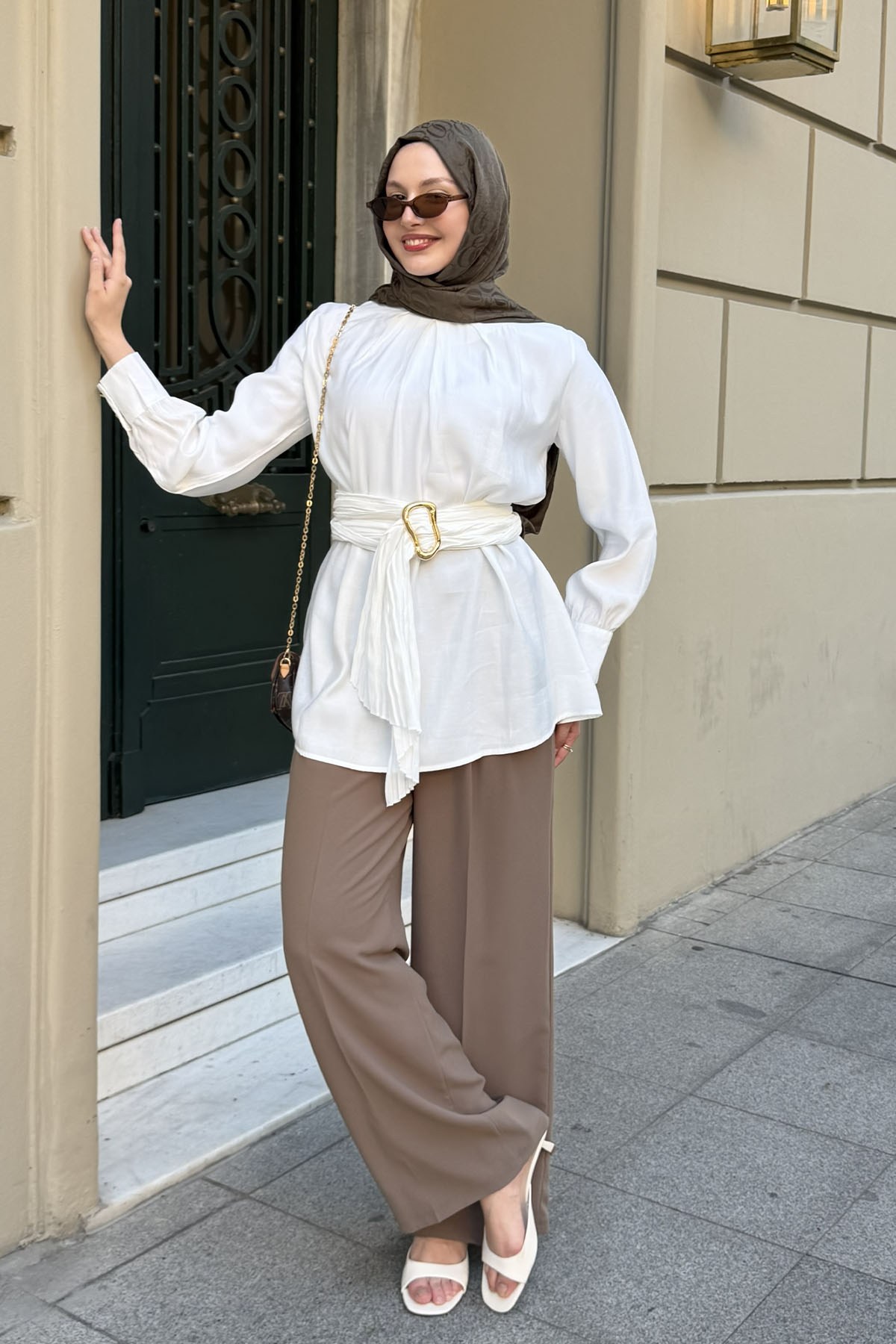 Kuşağı Piliseli Tako Detaylı Bluz-EKRU