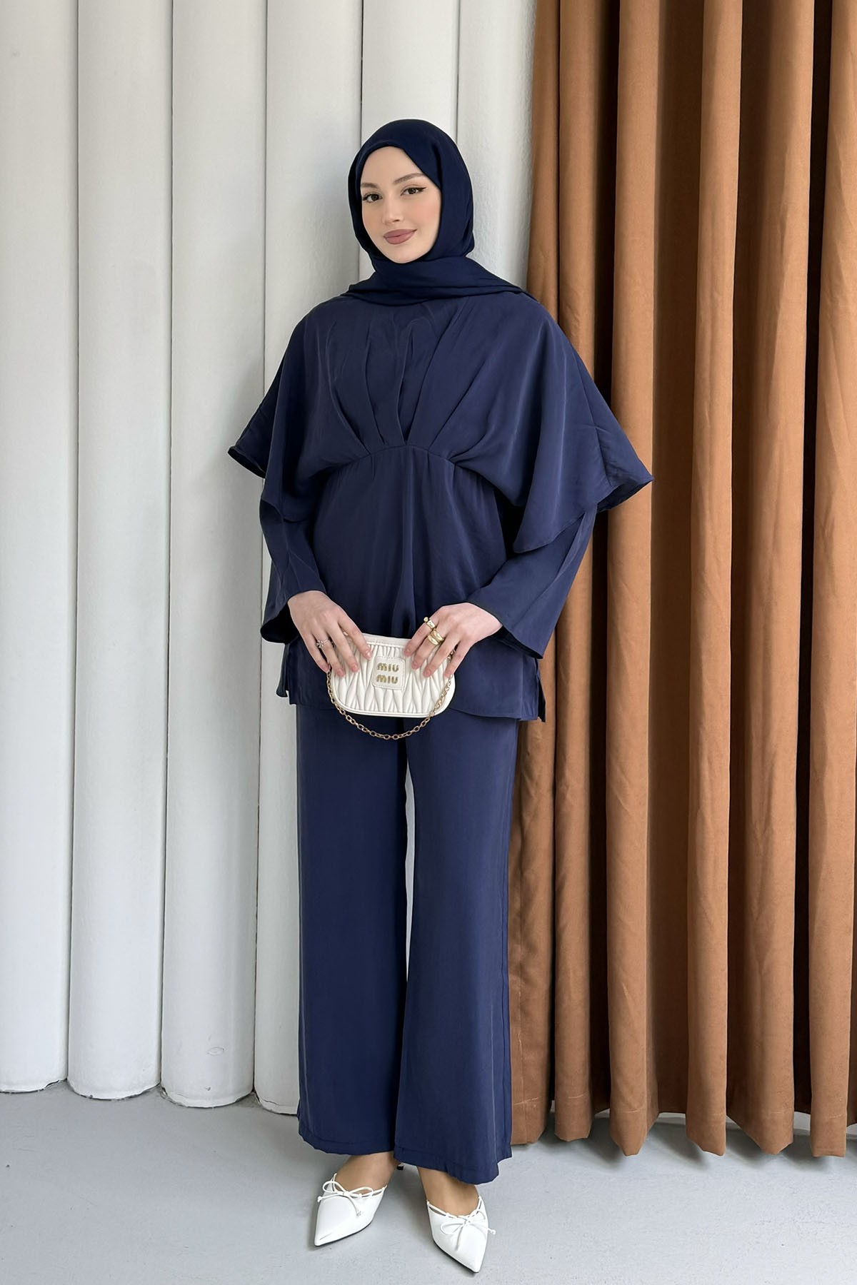 Linda Arka Pelerin Detay Pantolon Tesettür Takım-LACİVERT