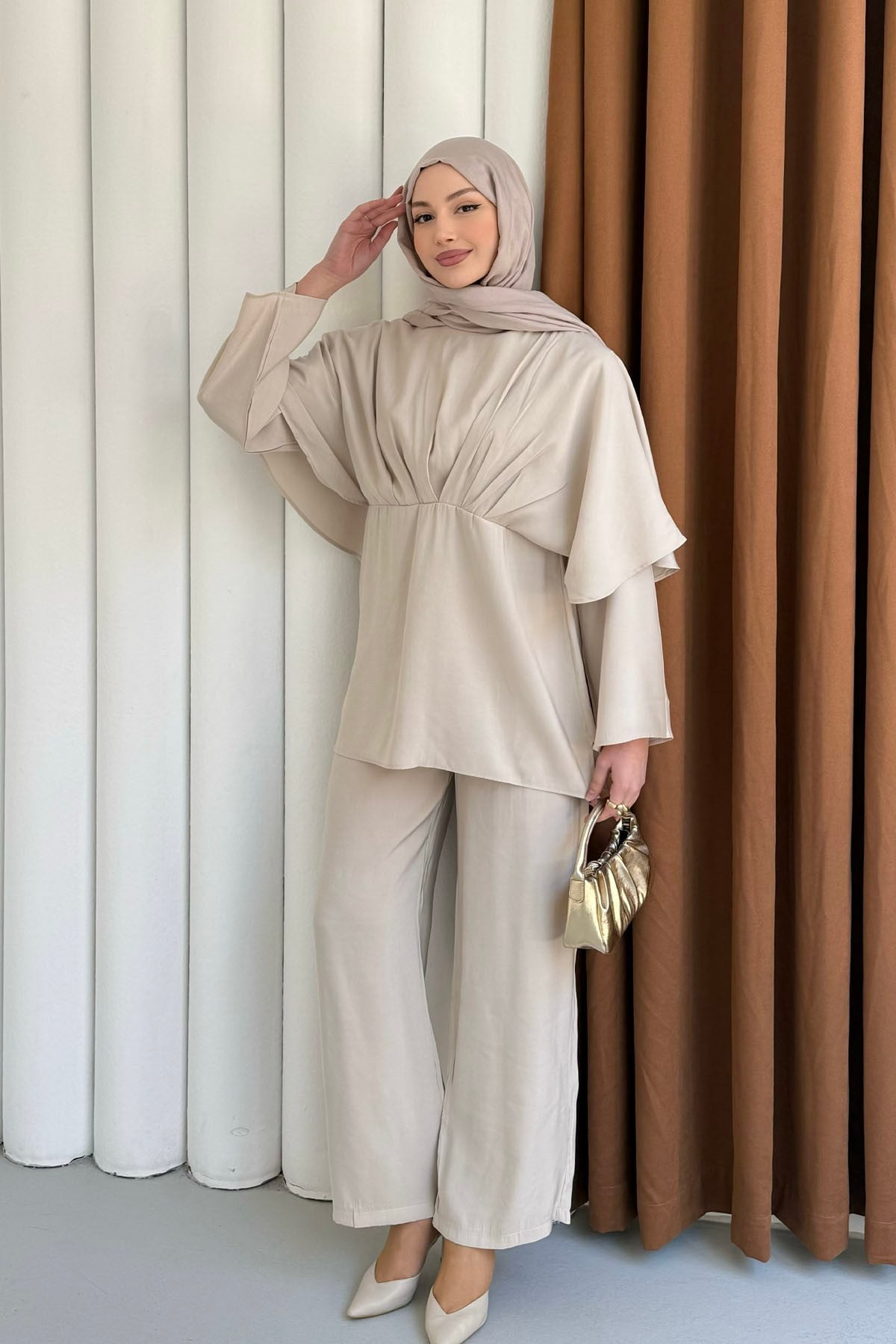 Linda Arka Pelerin Detay Pantolon Tesettür Takım-BEJ