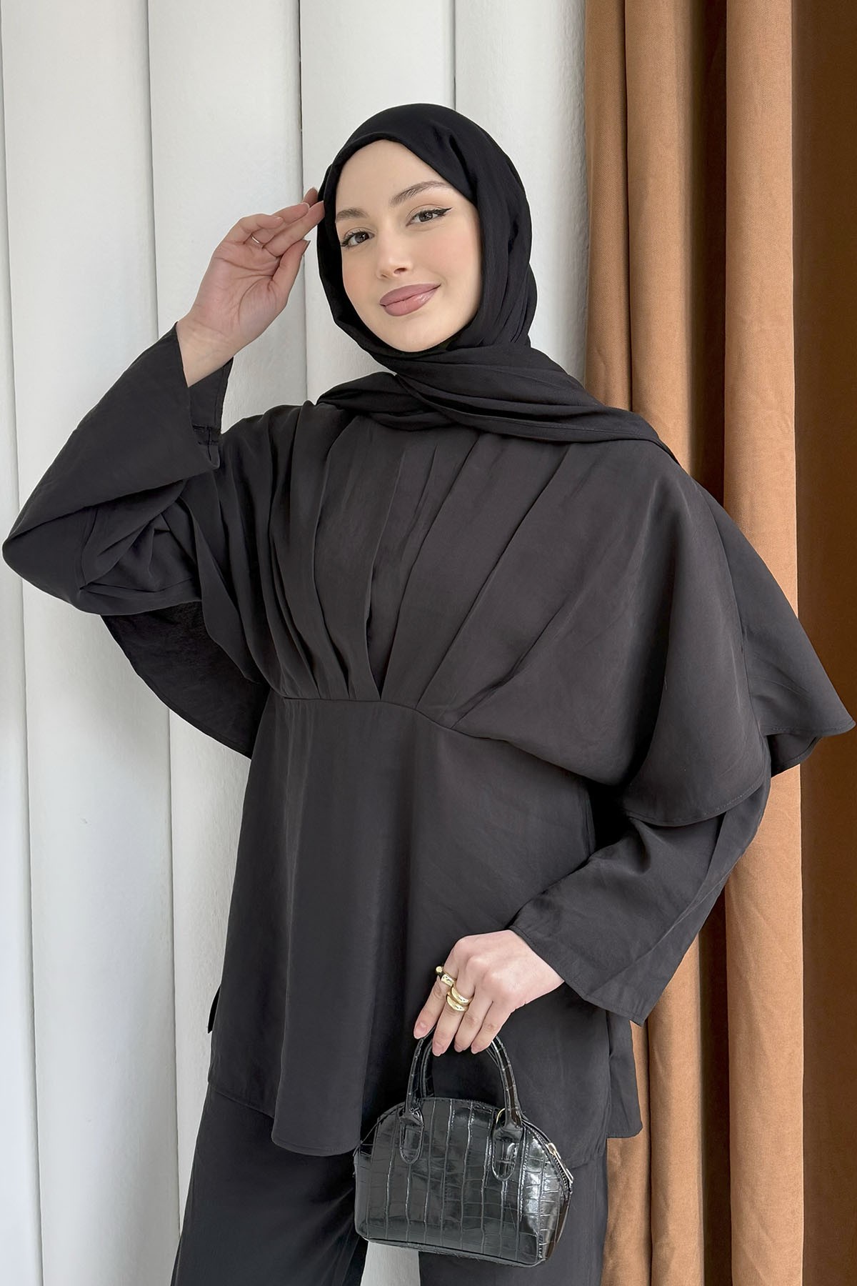 Linda Arka Pelerin Detay Pantolon Tesettür Takım-SİYAH