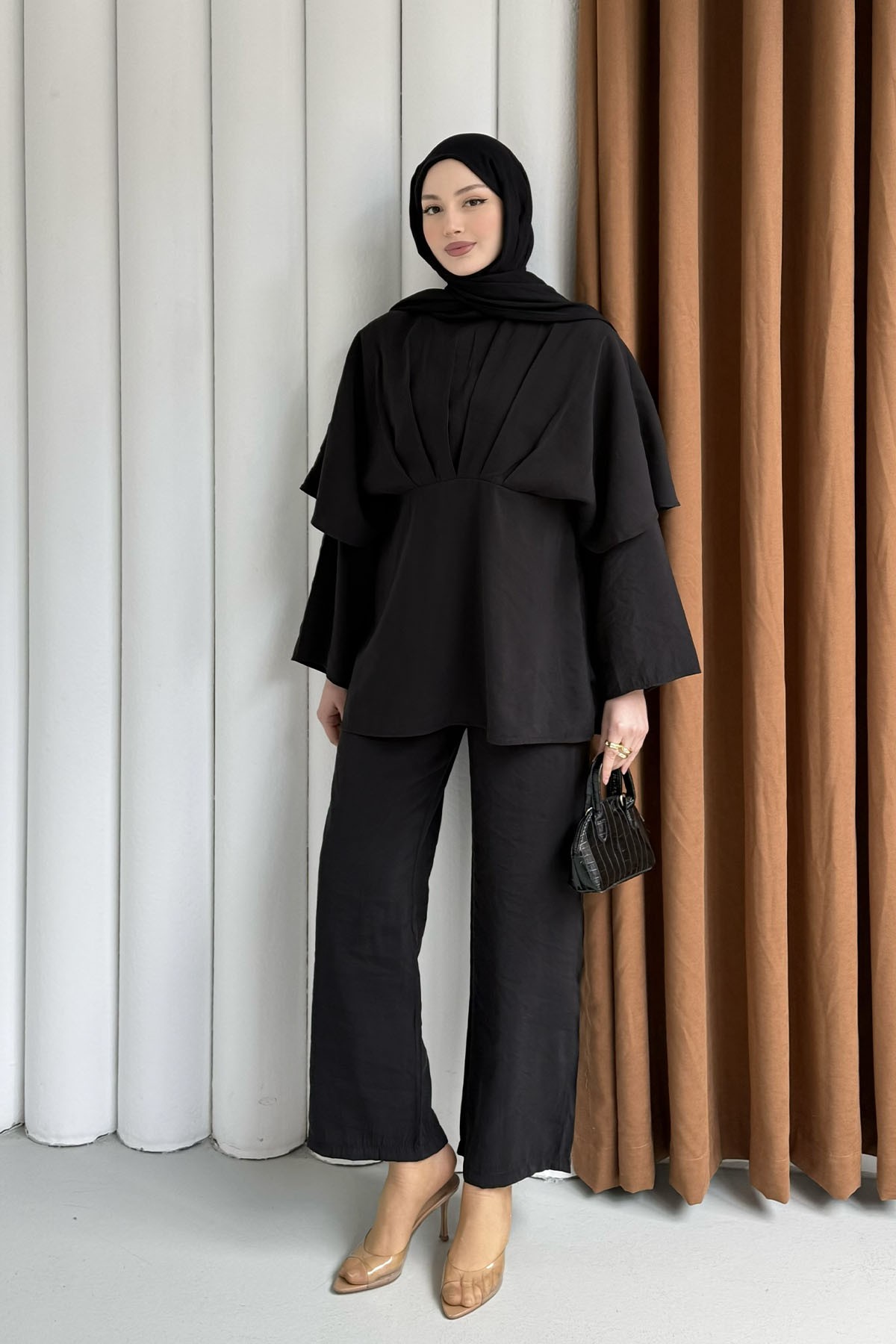 Linda Arka Pelerin Detay Pantolon Tesettür Takım-SİYAH