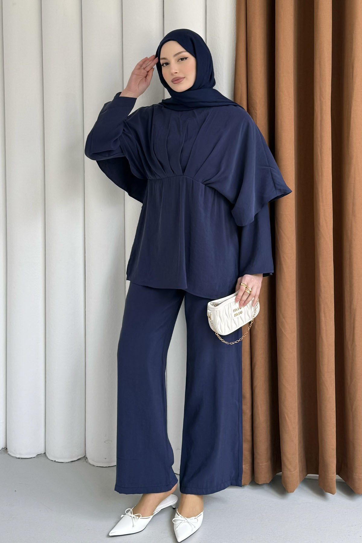 Linda Arka Pelerin Detay Pantolon Tesettür Takım-LACİVERT